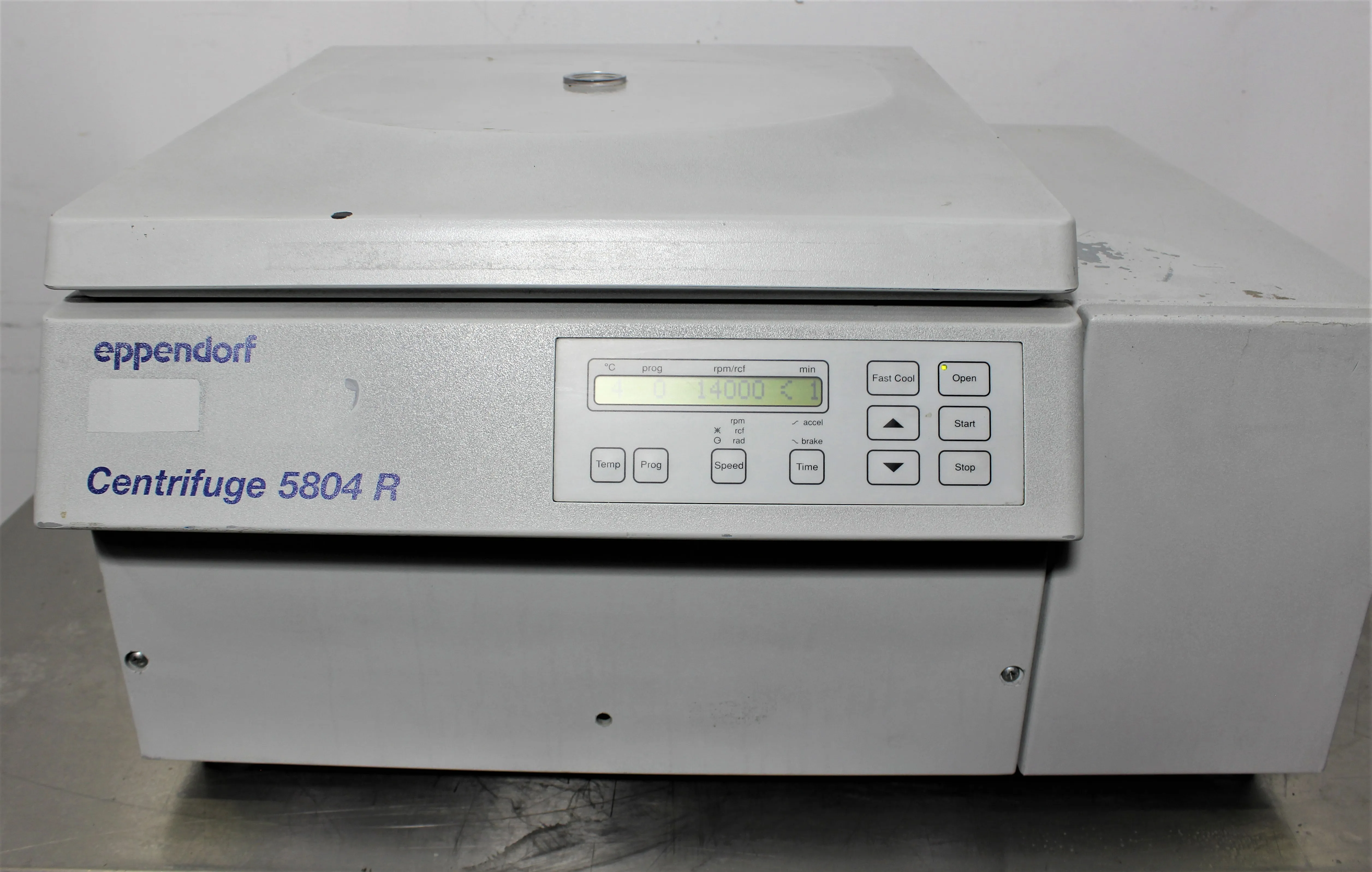 Eppendorf 5804 R Benchtop Centrifuge