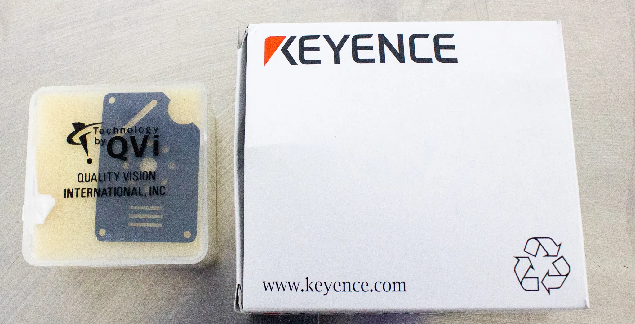 Keyence IM-8000 Series Image Dimension Measurement System IM-8030T w/ Controller