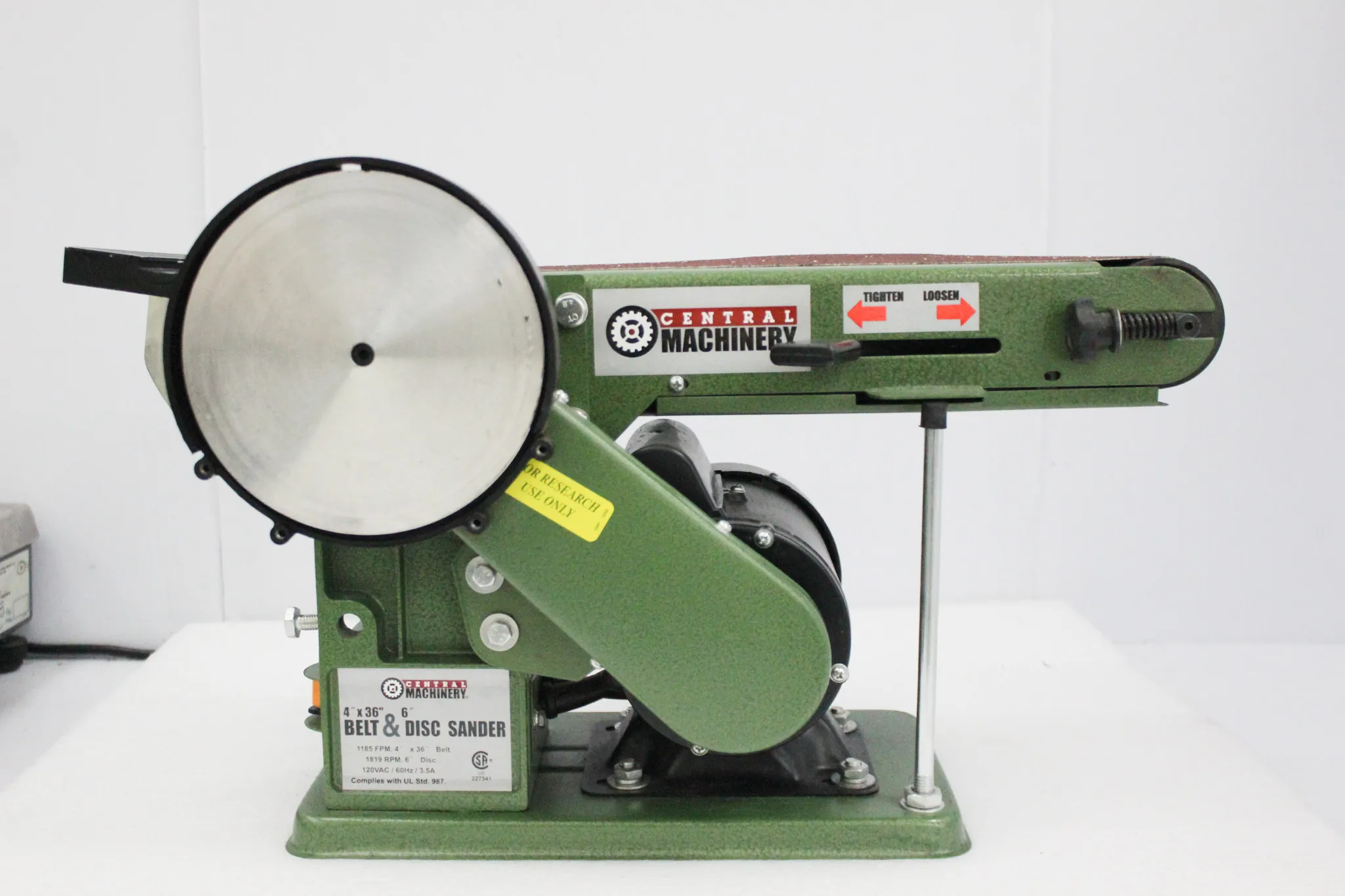 Central-Machinery 4 in. x 36 in. Belt / 6 in. Disc Sander