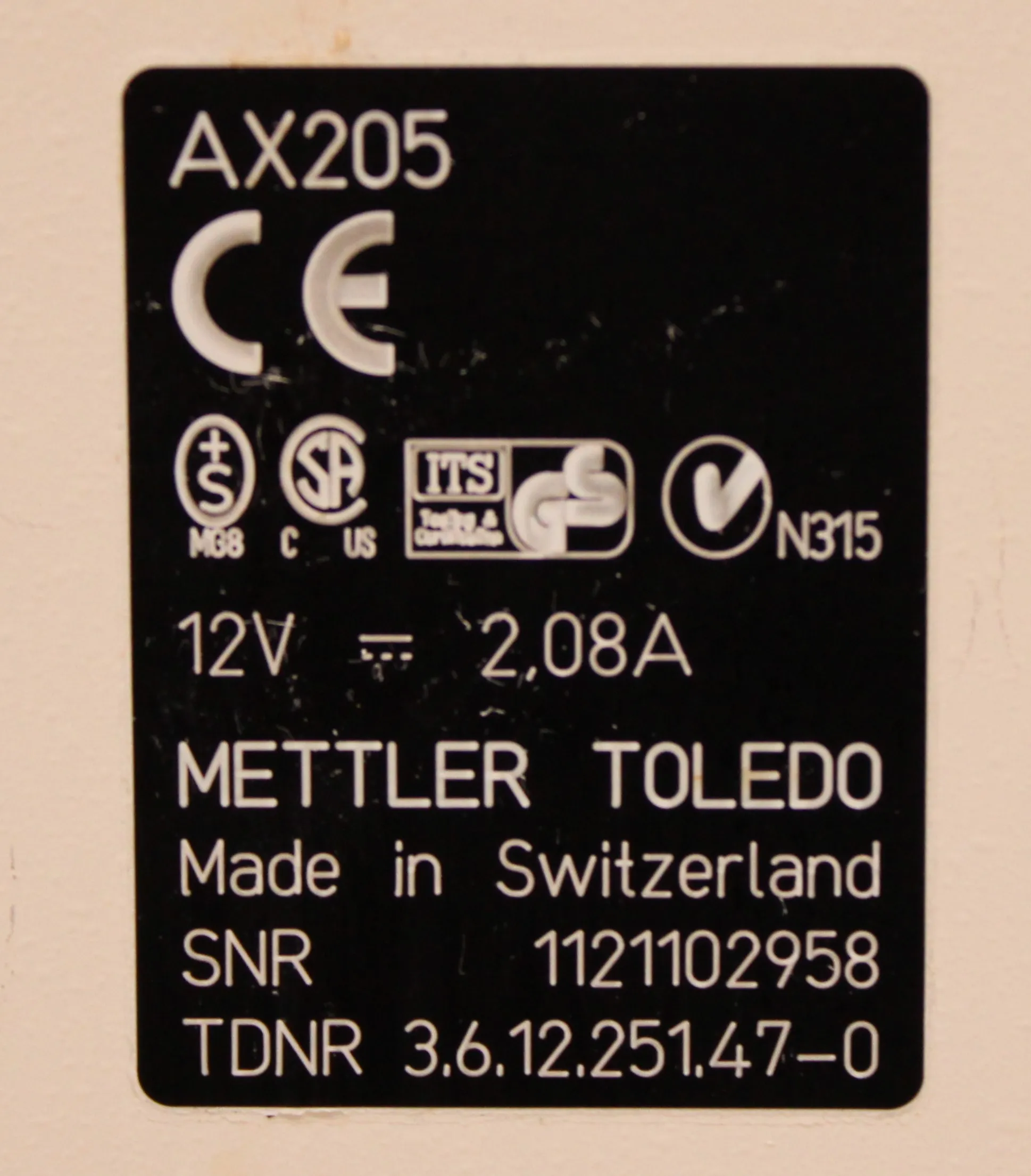 Mettler Toledo AX205 Analytical Balance with 0.01mg Readability