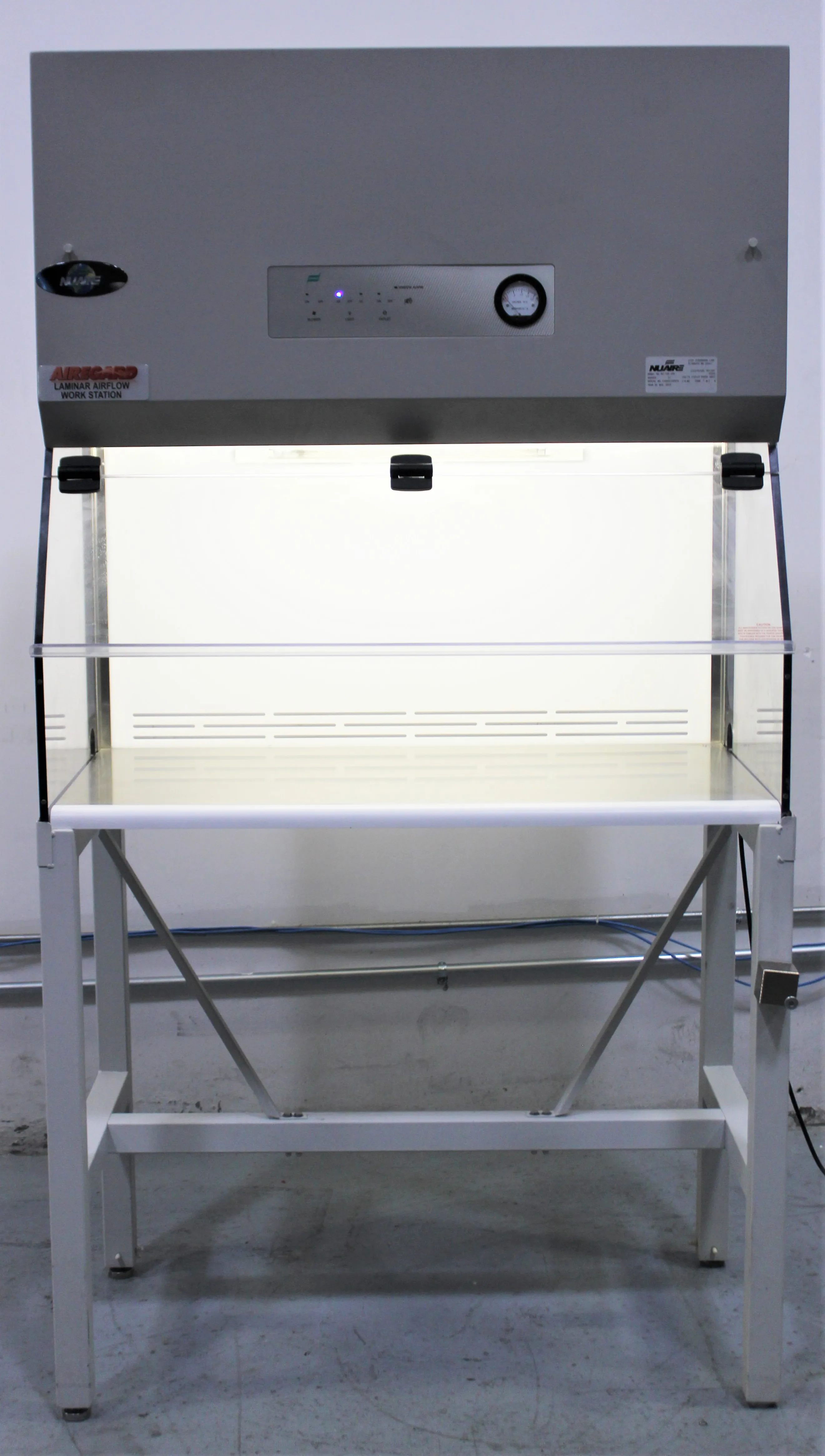 NuAire Clean Hood / Laminar Flow Hood NU-126-400