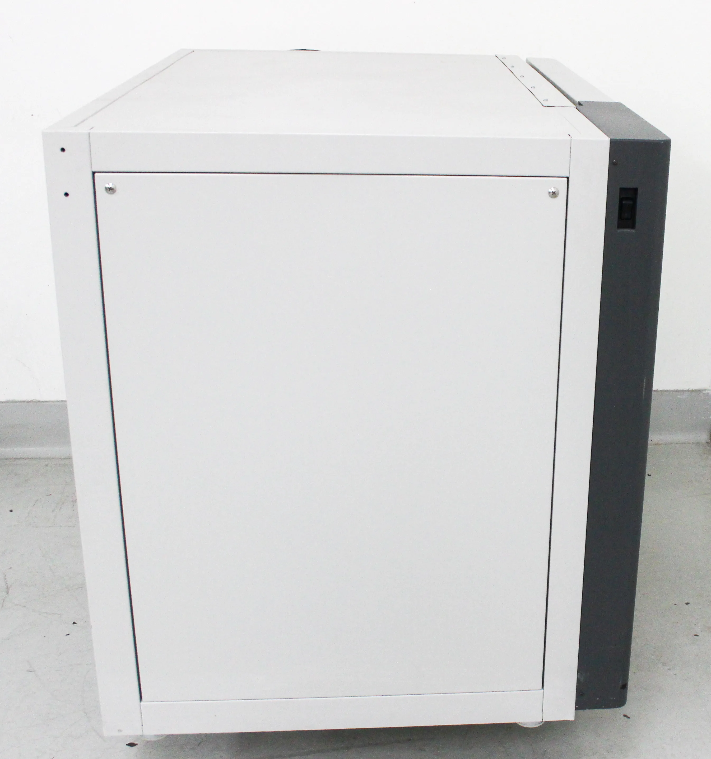 Caron Model 7000-10-1 Environmental Chamber - Ideal for Drug Testing & Shelf Life Studies