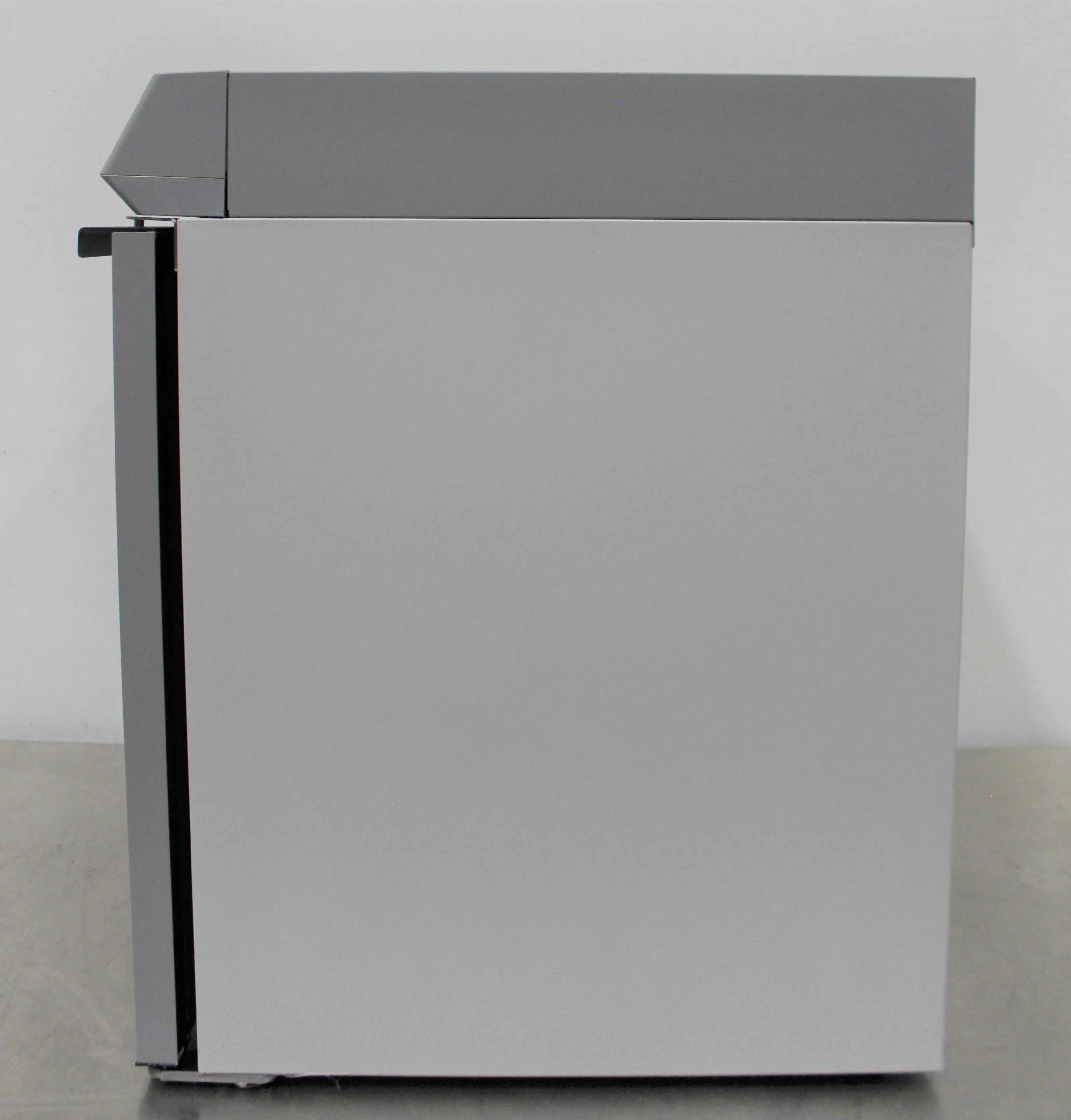 Thermo Scientific TSX Series Undercounter Lab Refrigerator