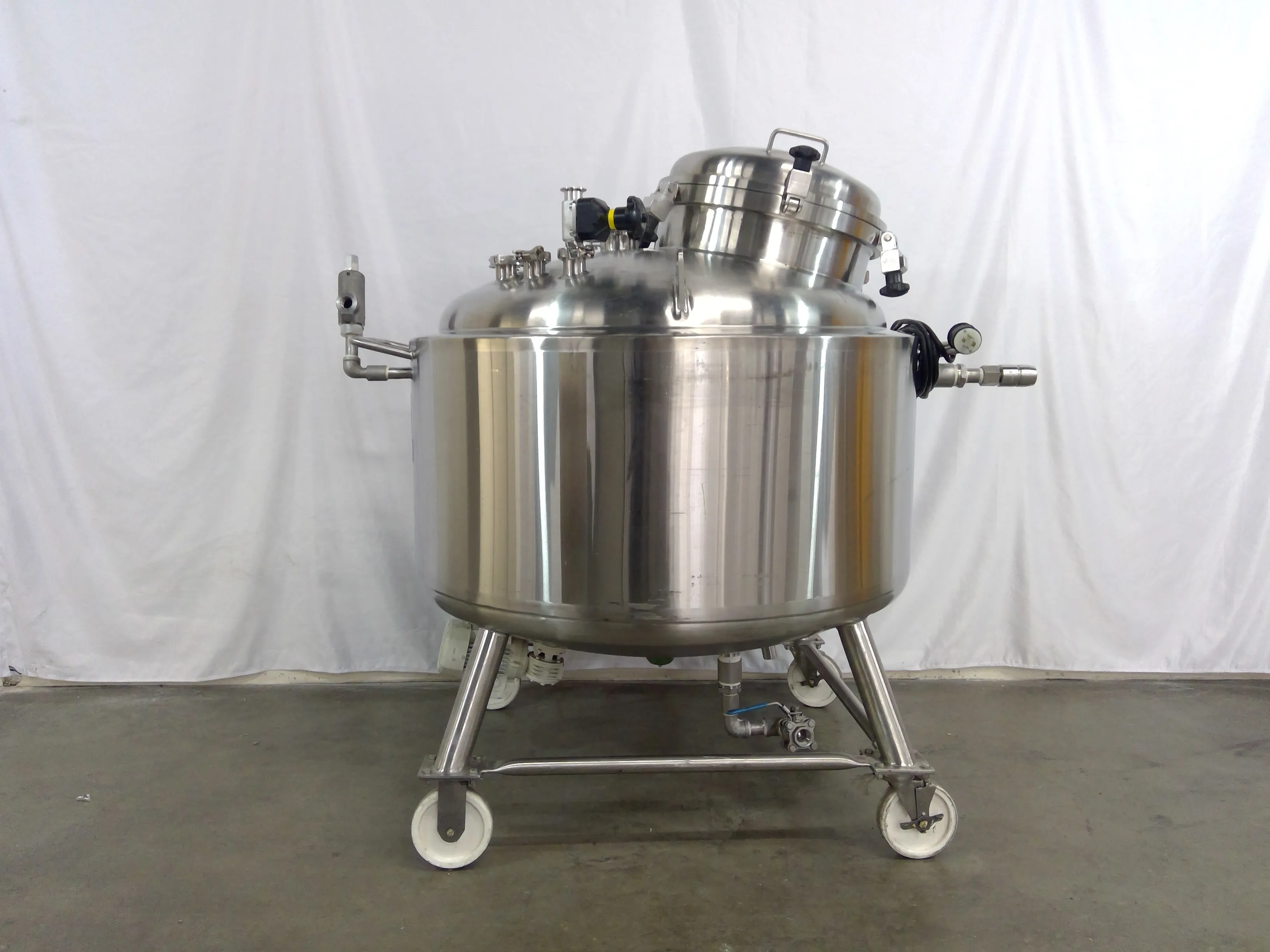 T&C Stainless 350Liter Mixing Tank - Used