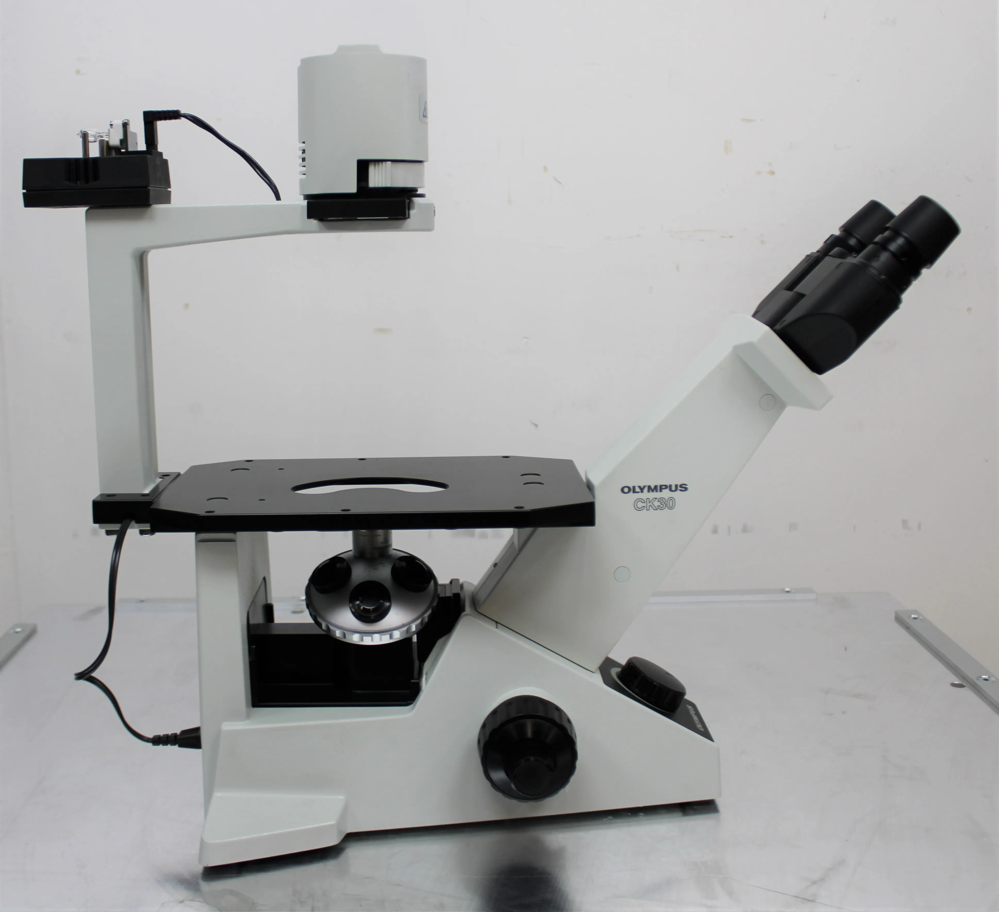 Olympus CK30-F200 Inverted Phase Contrast Microscope with T6 Lens