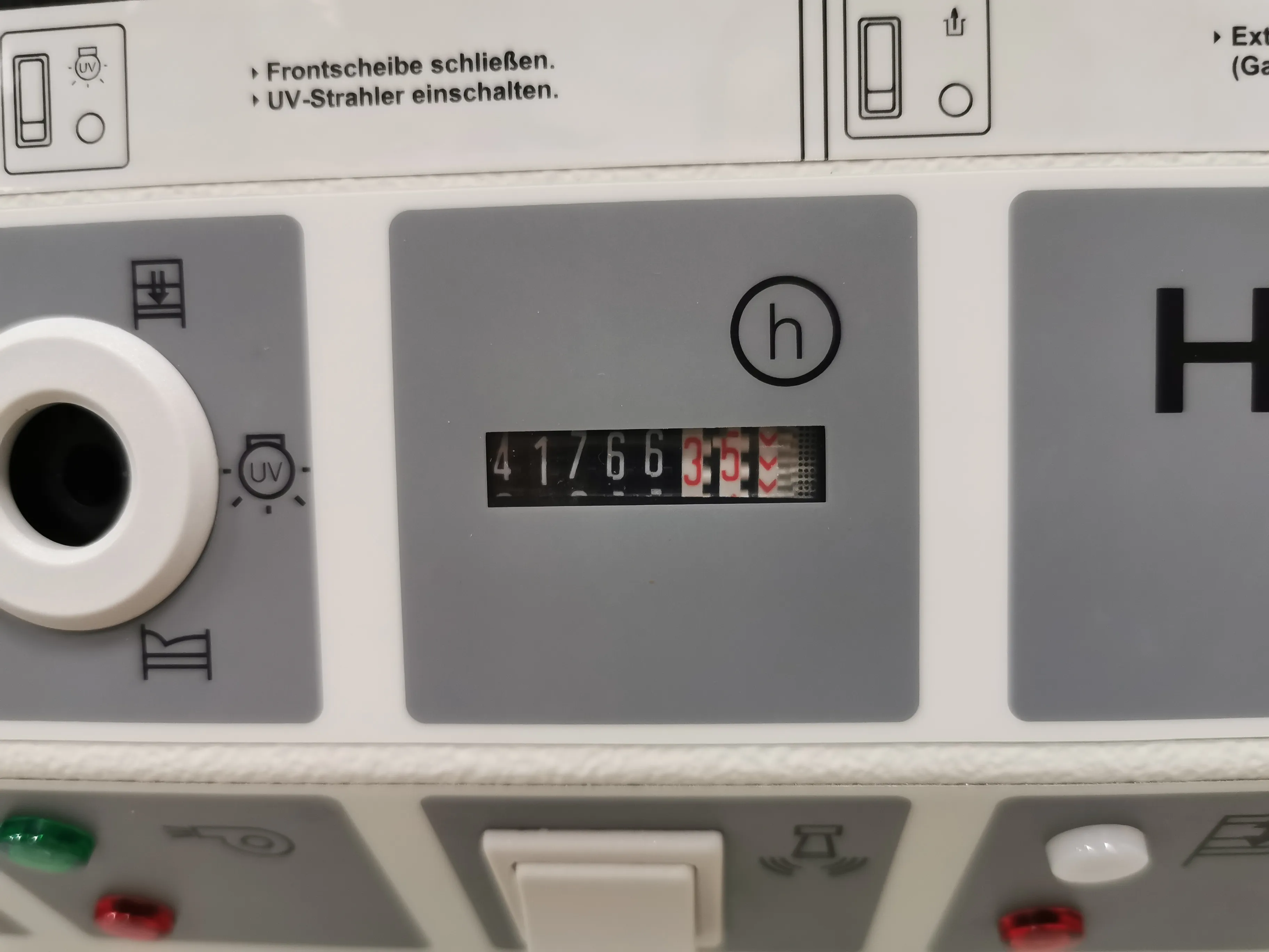 Kendro HeraSafe HS12 Biosafety Cabinet - Used Lab Equipment