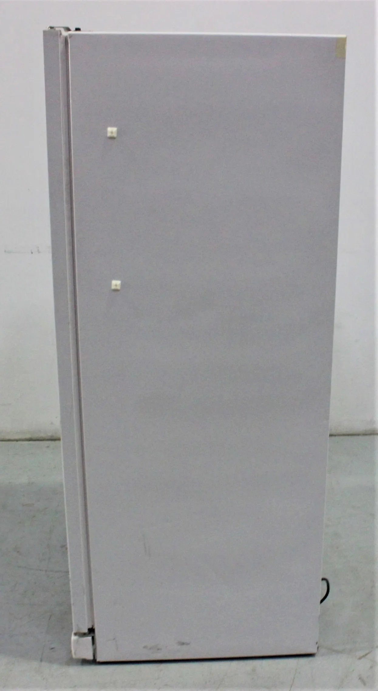 LabRepco FUTURA Silver Series Solid Door Refrigerator LABH-17-SD Used