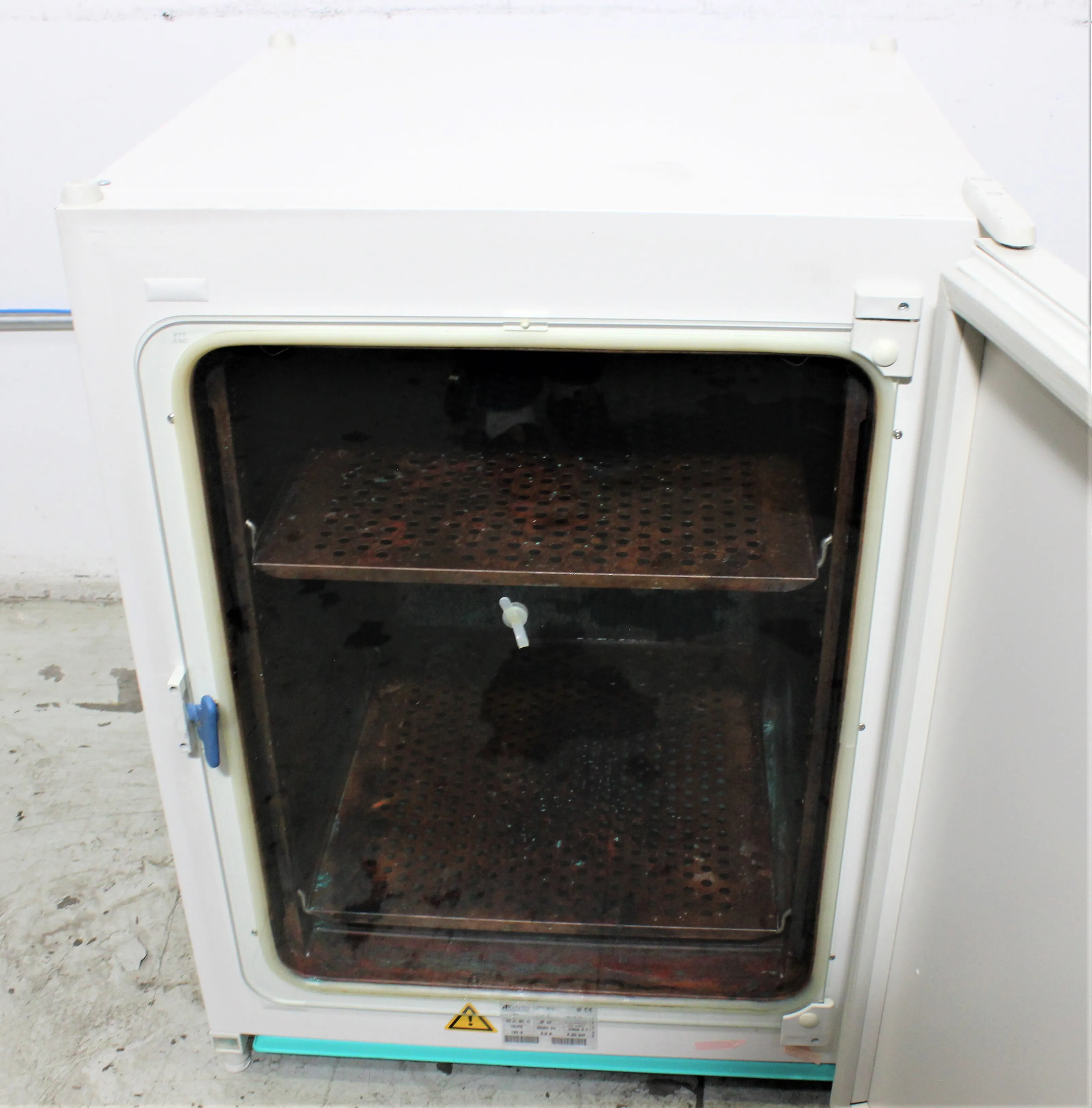 Kendro HERAcell C CO2 Incubator - AS-IS, For Parts or Not Working, Taiwan - 99107349