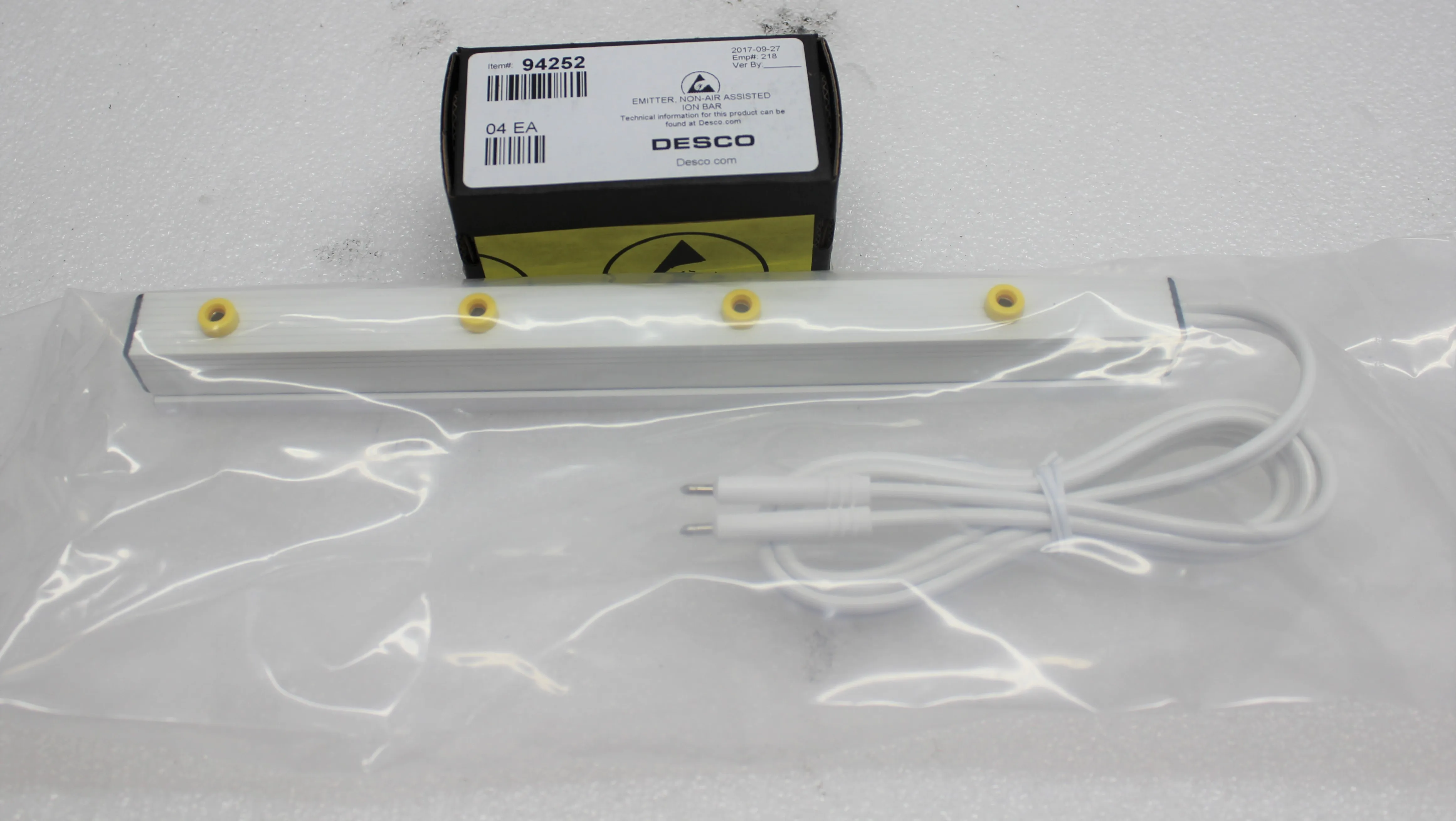 Desco 50900 Ion Bar Assembly with 4 Emitters, 12 in