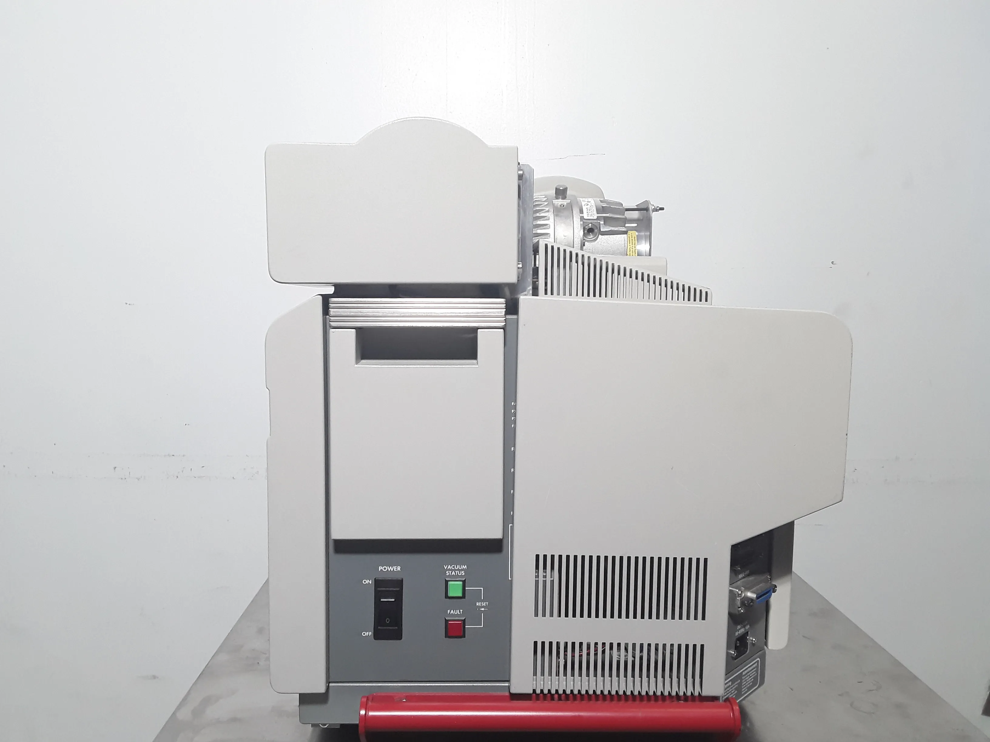 Applied Biosystems 4000 QTRAP Hybrid Triple Quadrupole LIT Mass Spectrometer with Linear Ion Trap