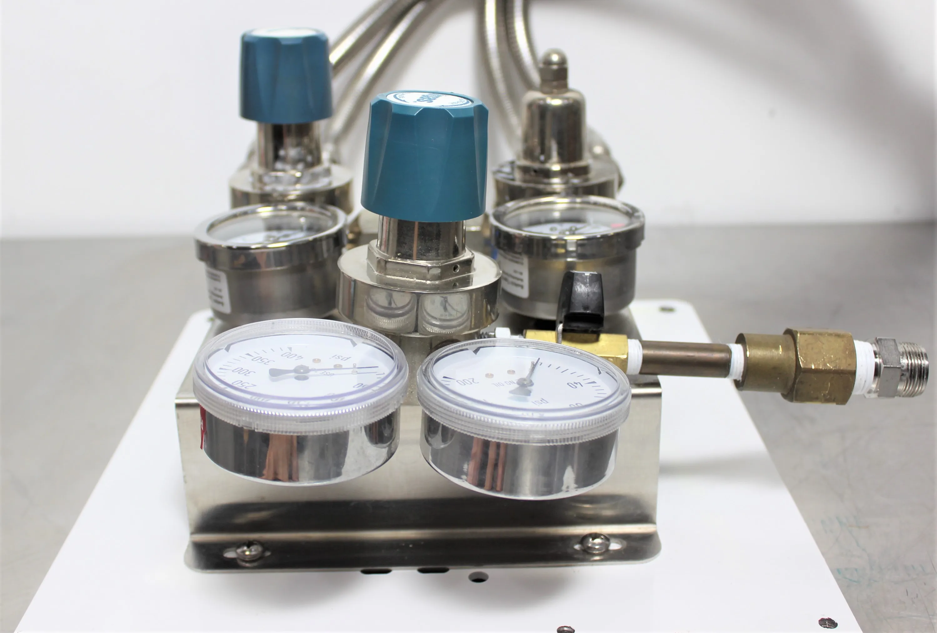 Used Airgas Pressure Gauge Regulators with Fittings and Ribbed SS Hoses - Laboratory Equipment