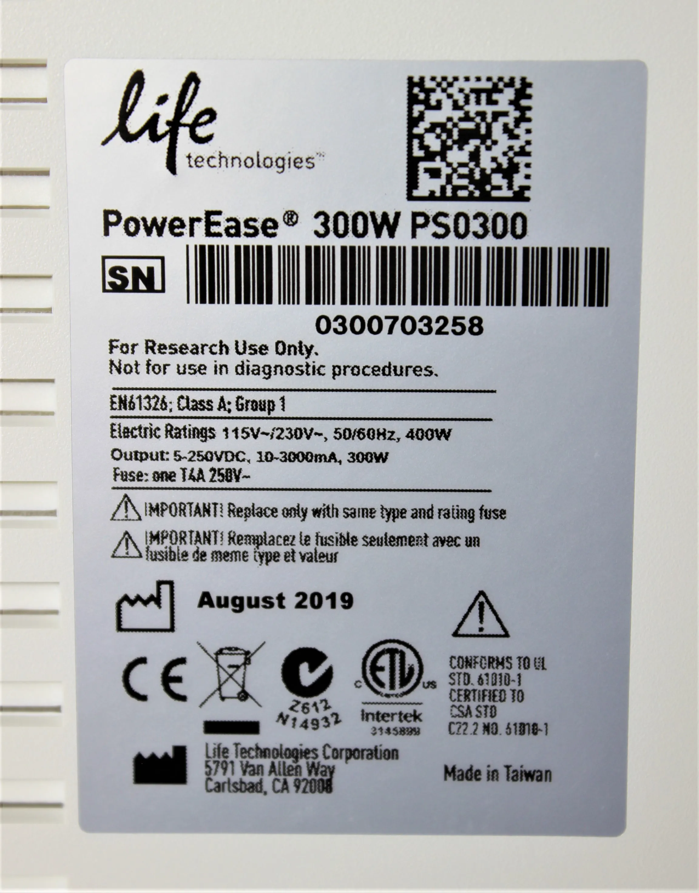 Life Technologies PowerEase 300W PS0300 Programmable Power Supply for Gel Electrophoresis