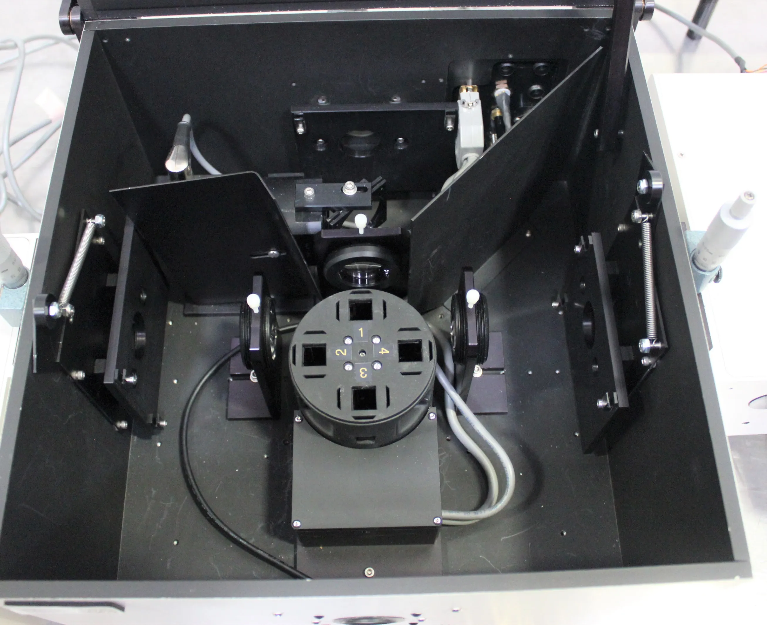 PTI QuantaMaster Spectrofluorometer 2471-MP1