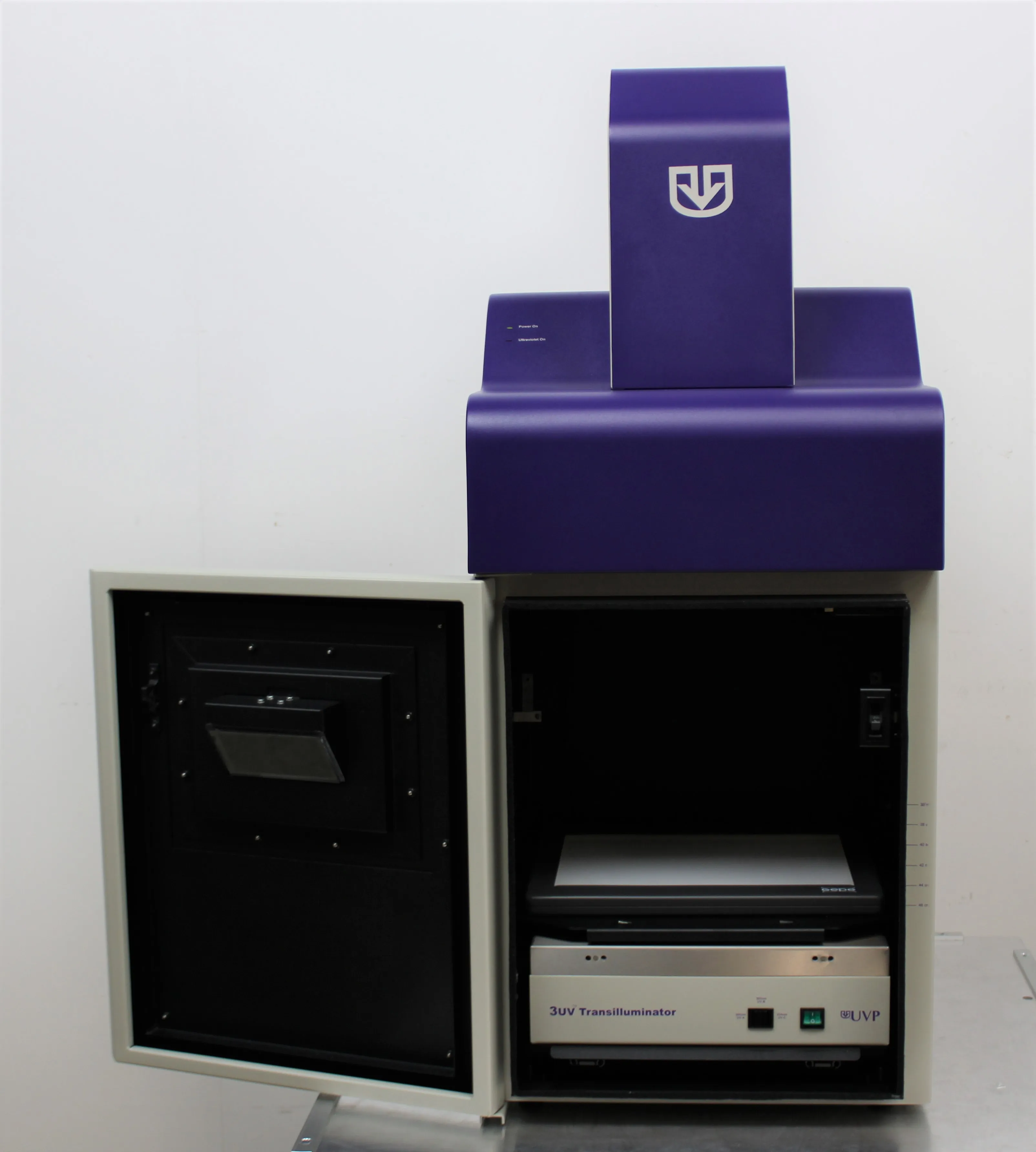 UVP BioSpectrumAC Darkroom 76-0101-22 Imaging System with Low Light and Fluorescence Capabilities