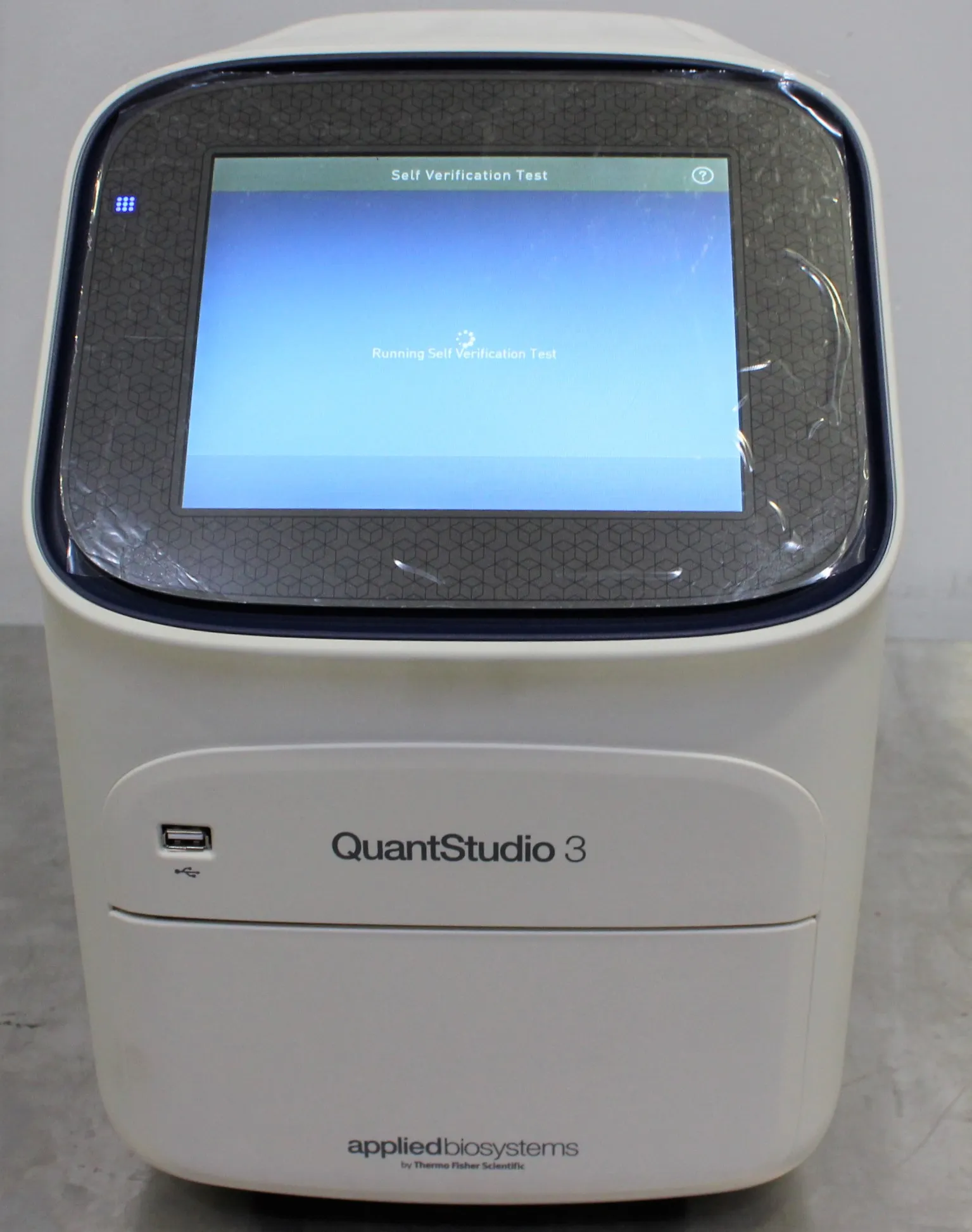 Applied Biosystems QuantStudio 3 Real-Time PCR System A28132 Laboratory Equipment