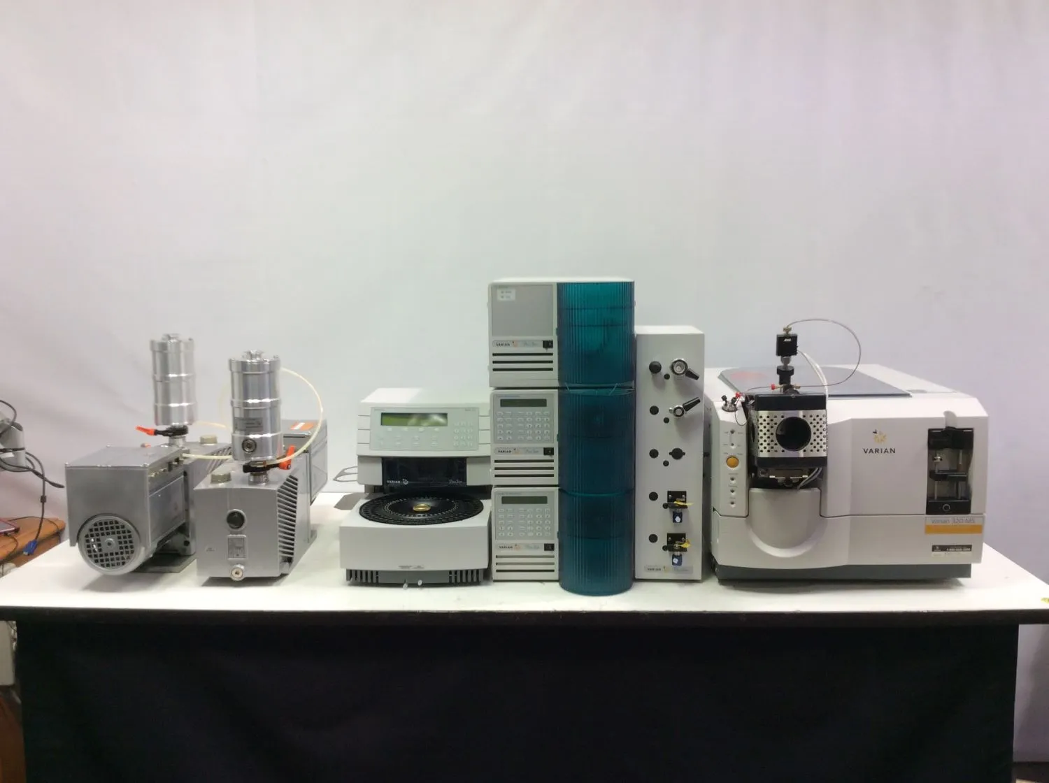 Varian 320-MS TQ Mass Spectrometer System