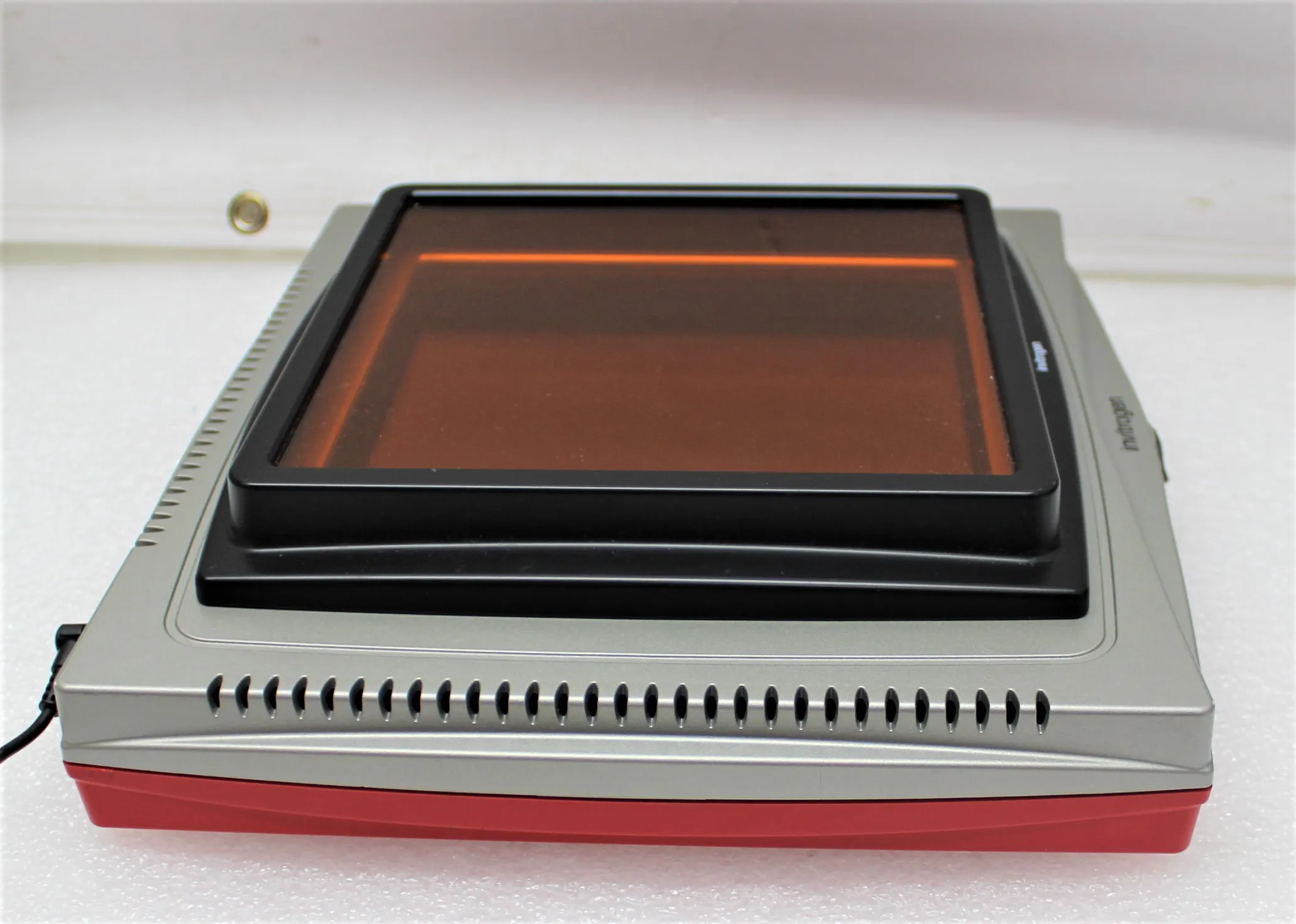 Invitrogen Safe Imager 2.0 Blue-Light Transilluminator G6600 120V/220V Used 30-Day Warranty