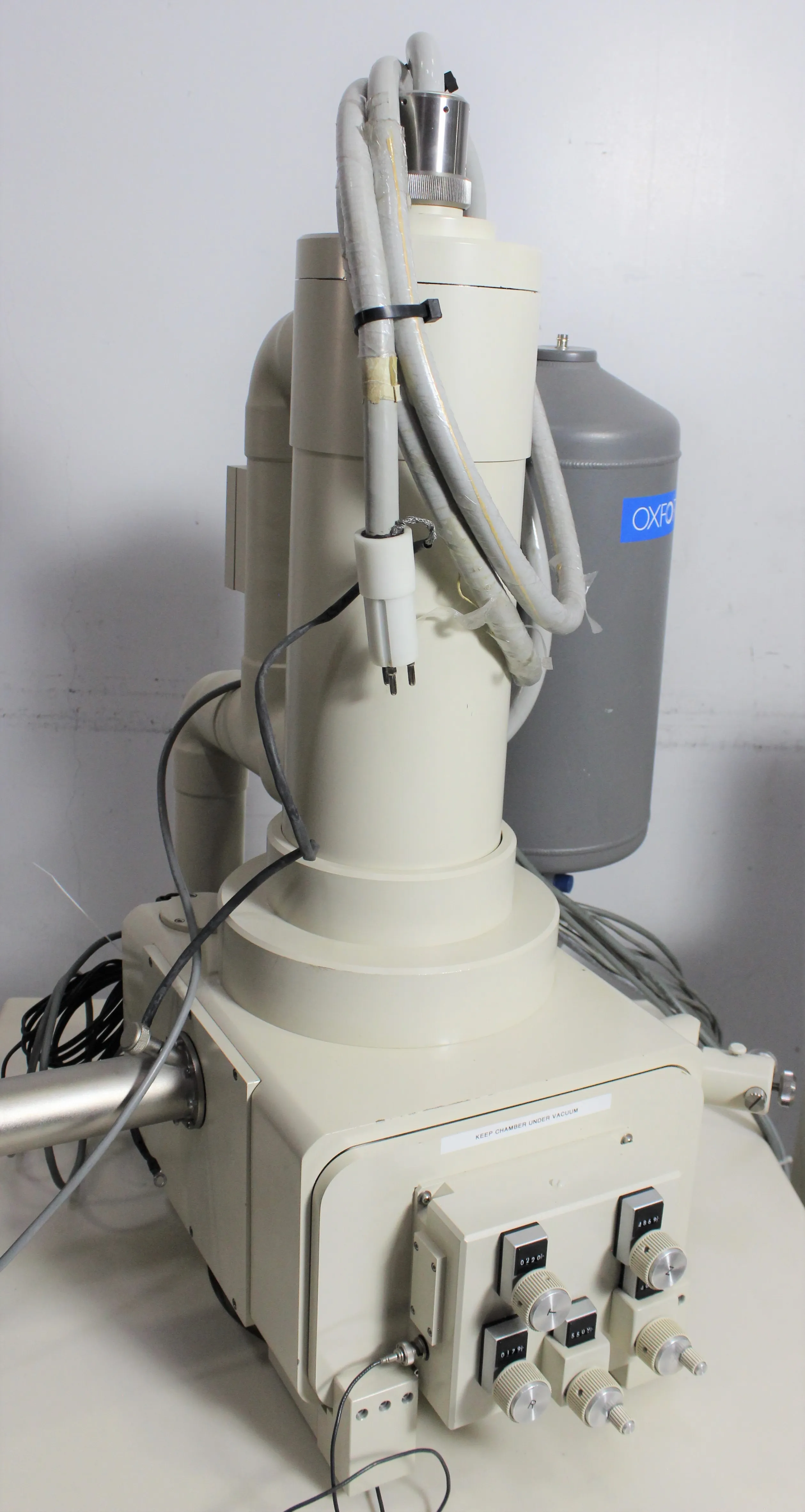 Amray 1920ECO Scanning Electron Microscope