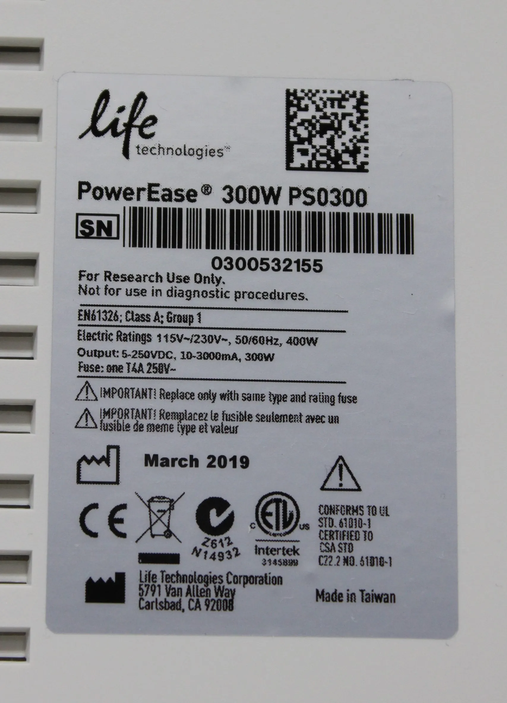 Life Technologies PowerEase 300W PS0300 High-Throughput Gel Electrophoresis Power Supply