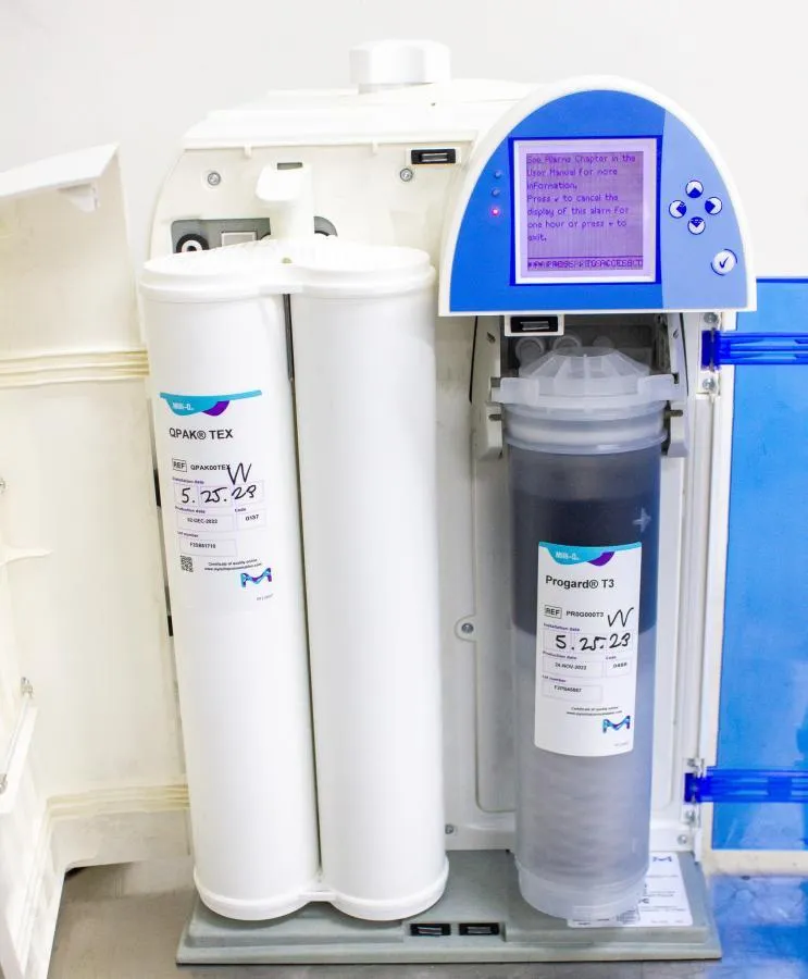 Millipore Milli-Q Direct 8 Water Purification System  w/ 30 Liter PE Tank