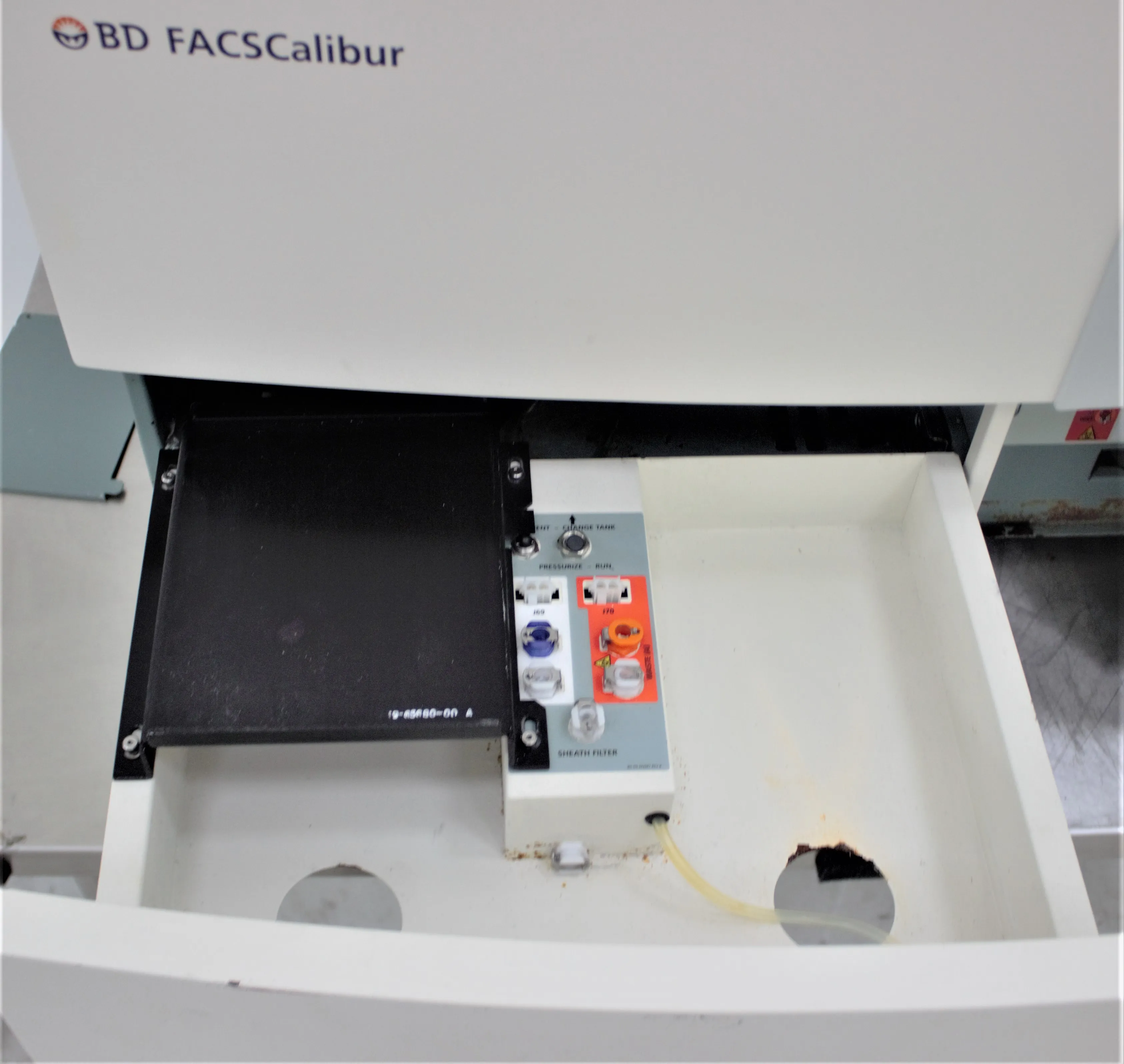 BD FACSCalibur Flow Cytometer - Used Laboratory Equipment - REUZEit West Coast US - R