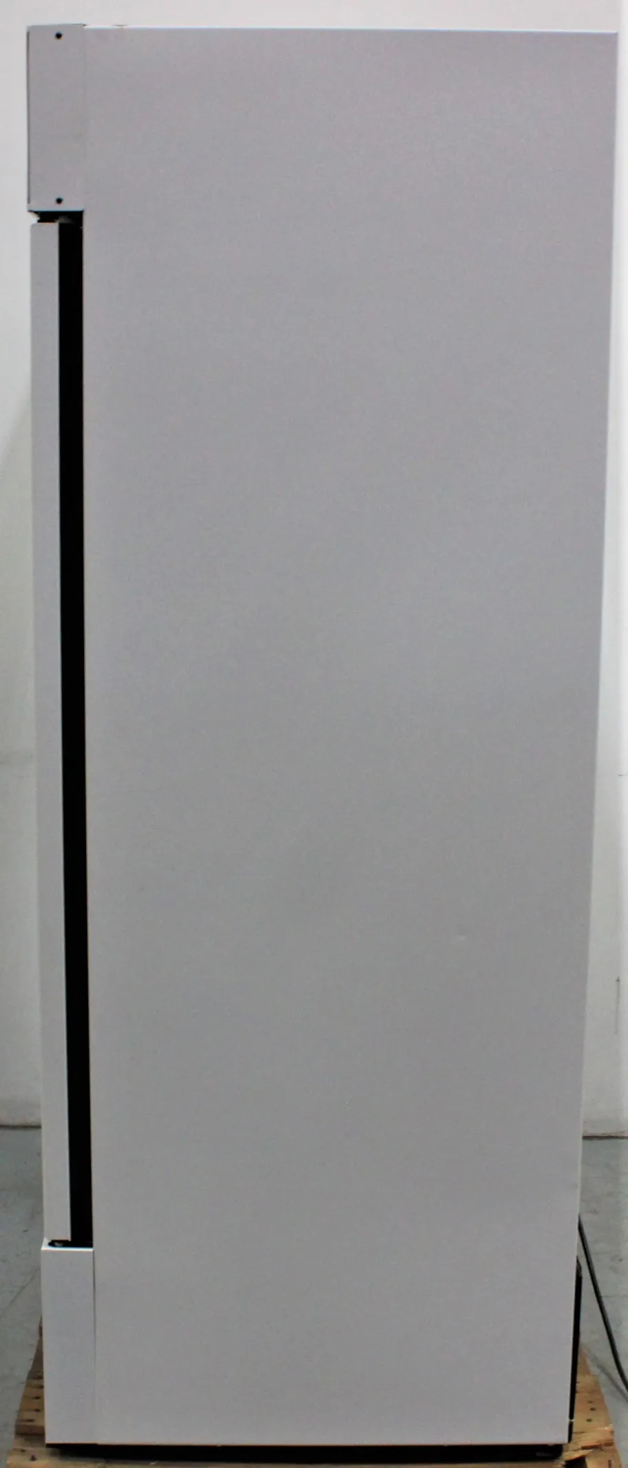 True GDM-49-HC~TSL01 Glass Door Merchandiser Refrigerator