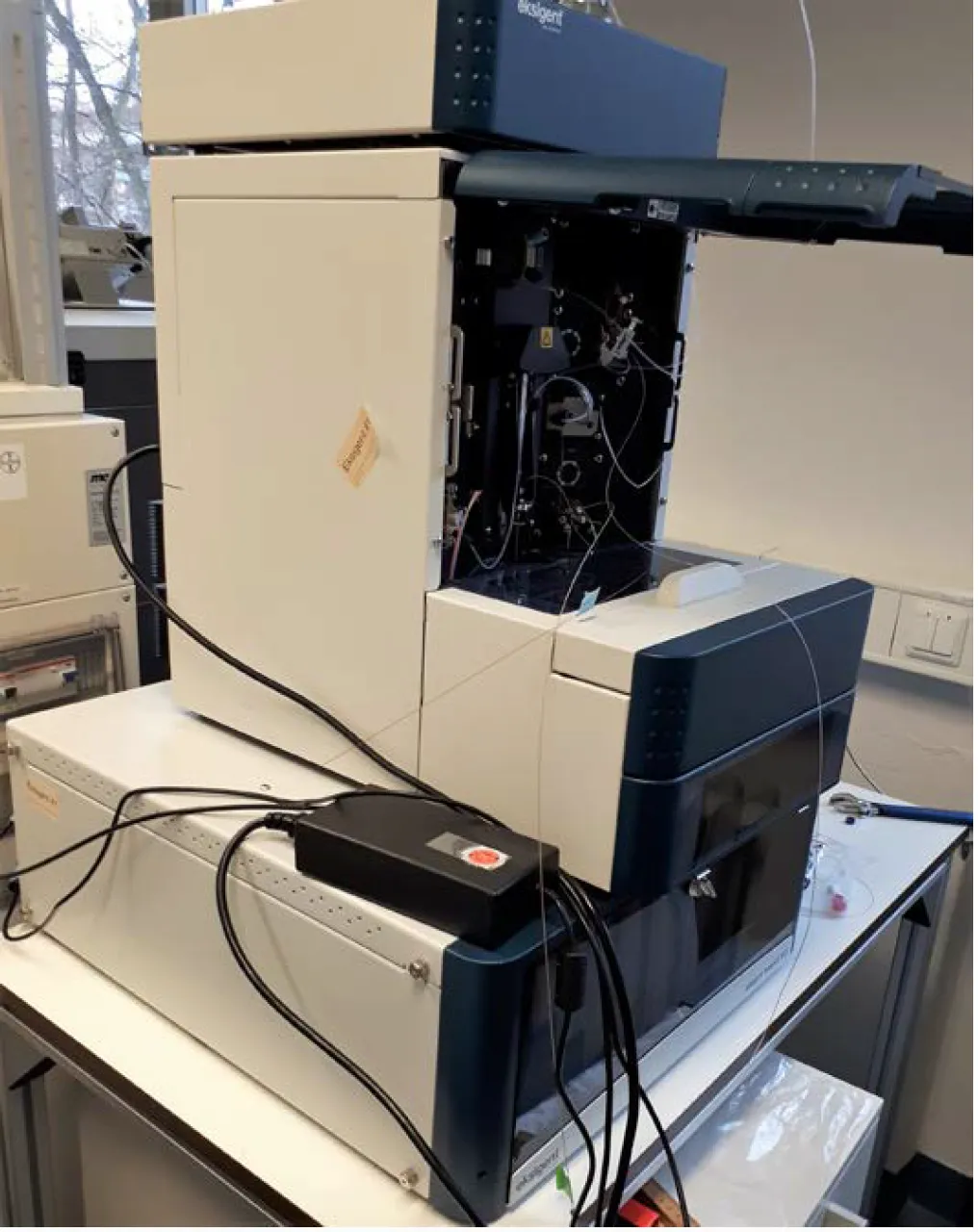 AB Sciex QTRAP 6500 LC-MS/MS System with Eksigent nanoLC 415