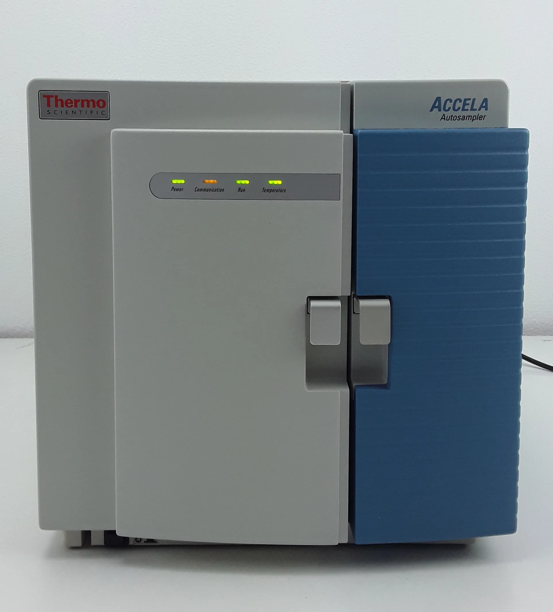 Thermo Fisher Accela Autosampler 60057-60020 HPLC / FPLC / GC / CE Auto Sampler Used 120V/220V 50Hz/60Hz 750327 AS-IS