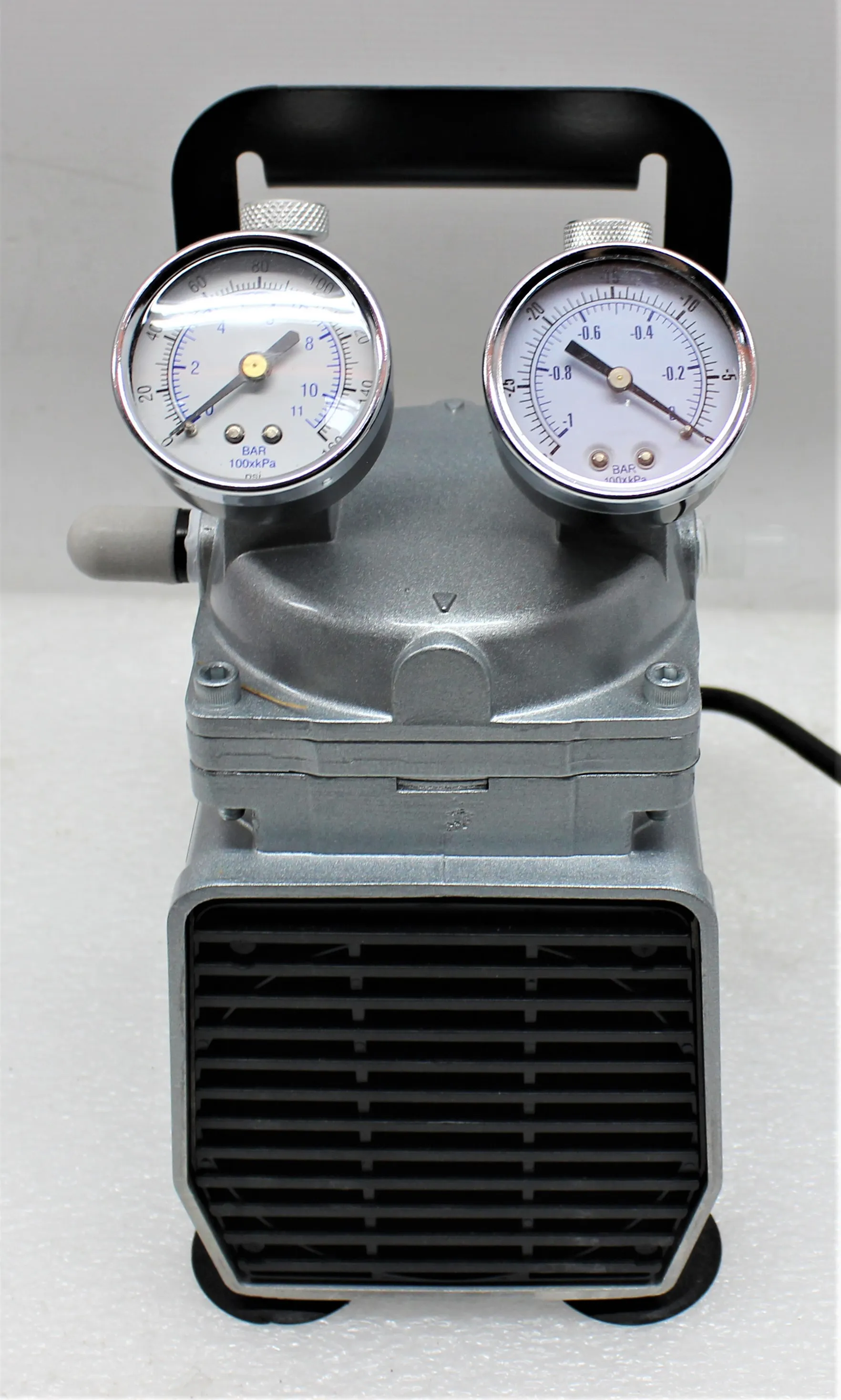 Gast Vacuum Pump Model: P704-AA 120V 50/60Hz