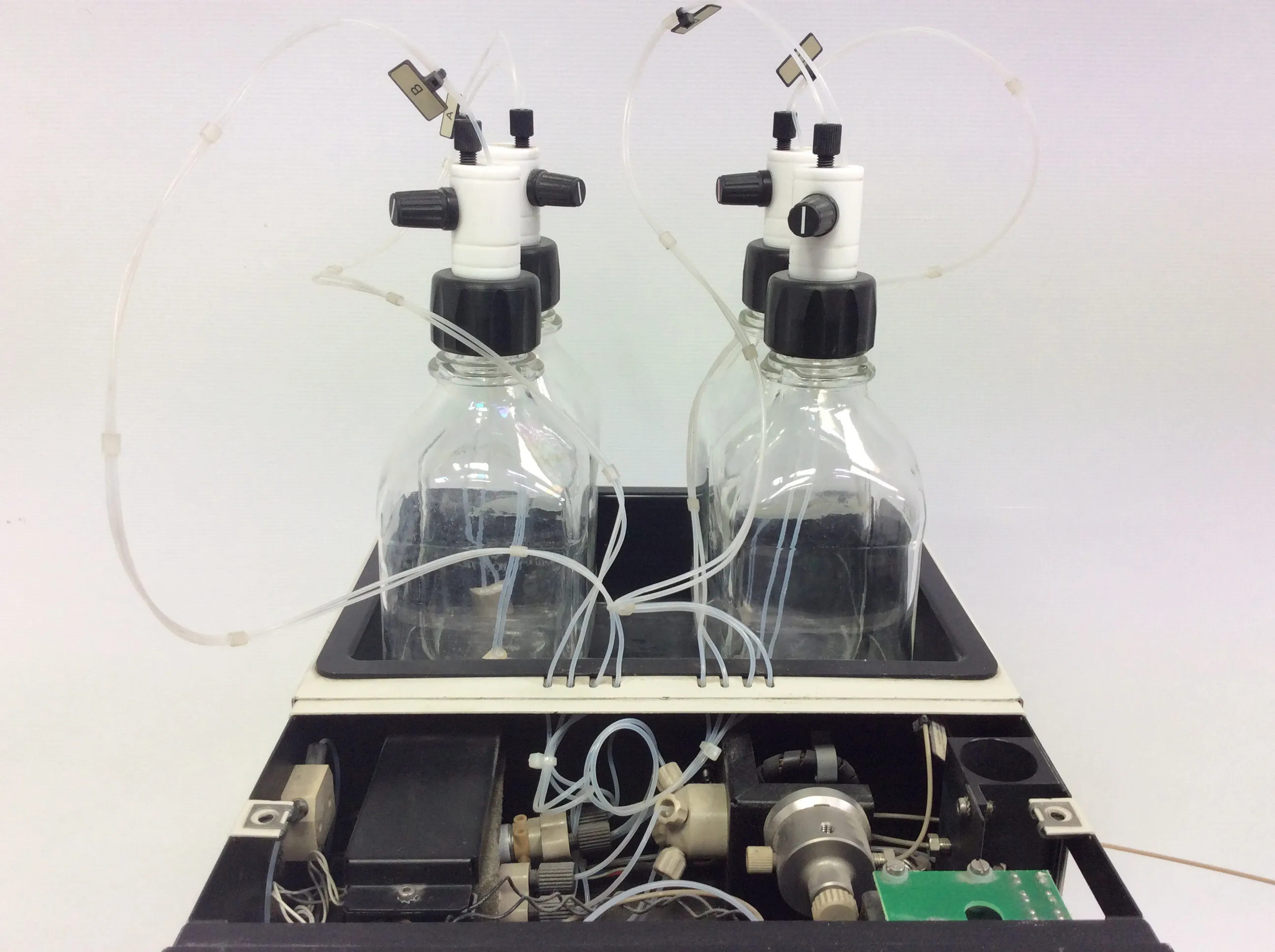 LC Packings UltiMate HPLC System with Glass Solvent Bottles - Fully Integrated Micro-Scale High Performance Liquid Chromatograph