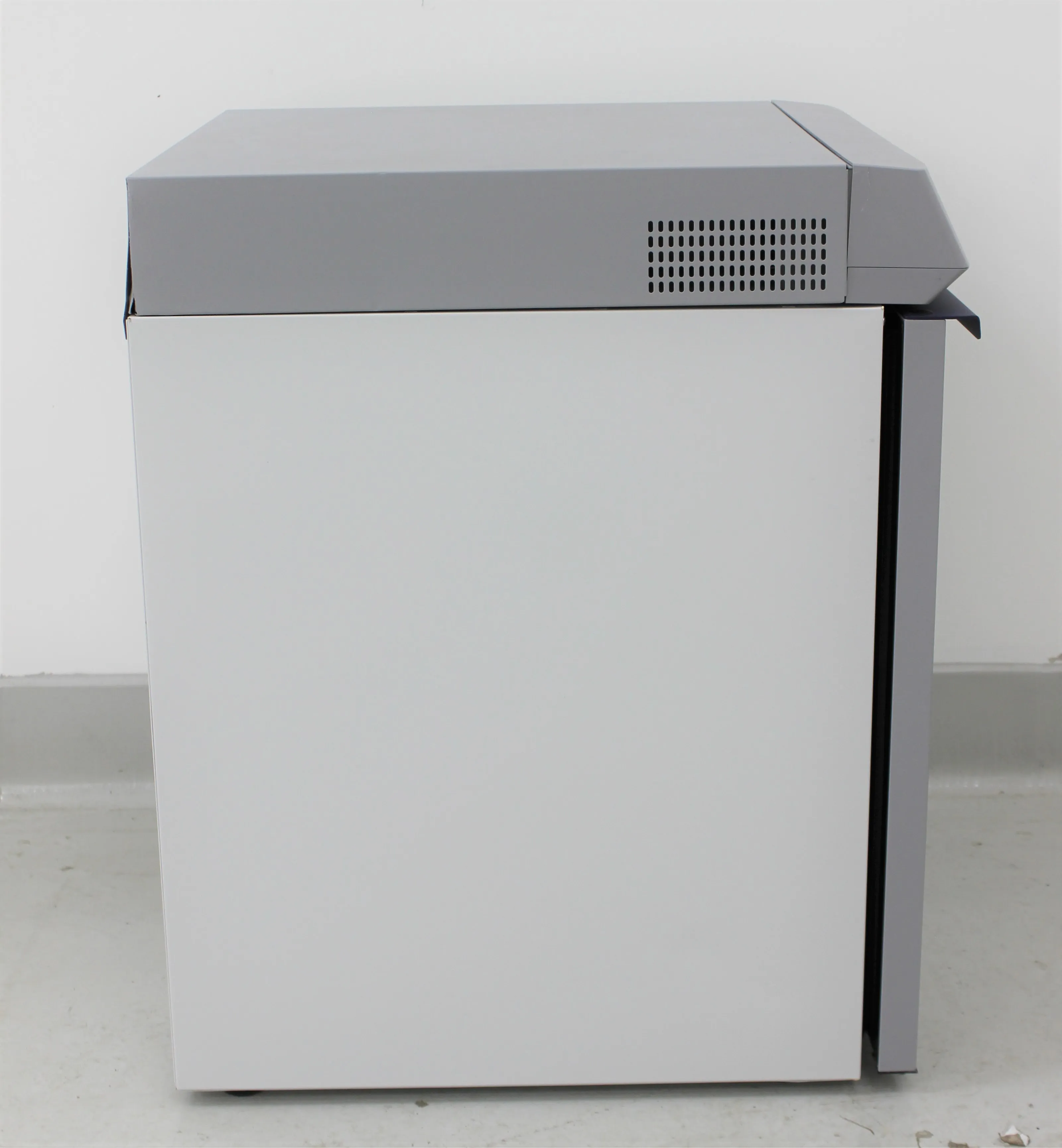 Thermo Scientific TSX Series Undercounter Lab Refrigerator