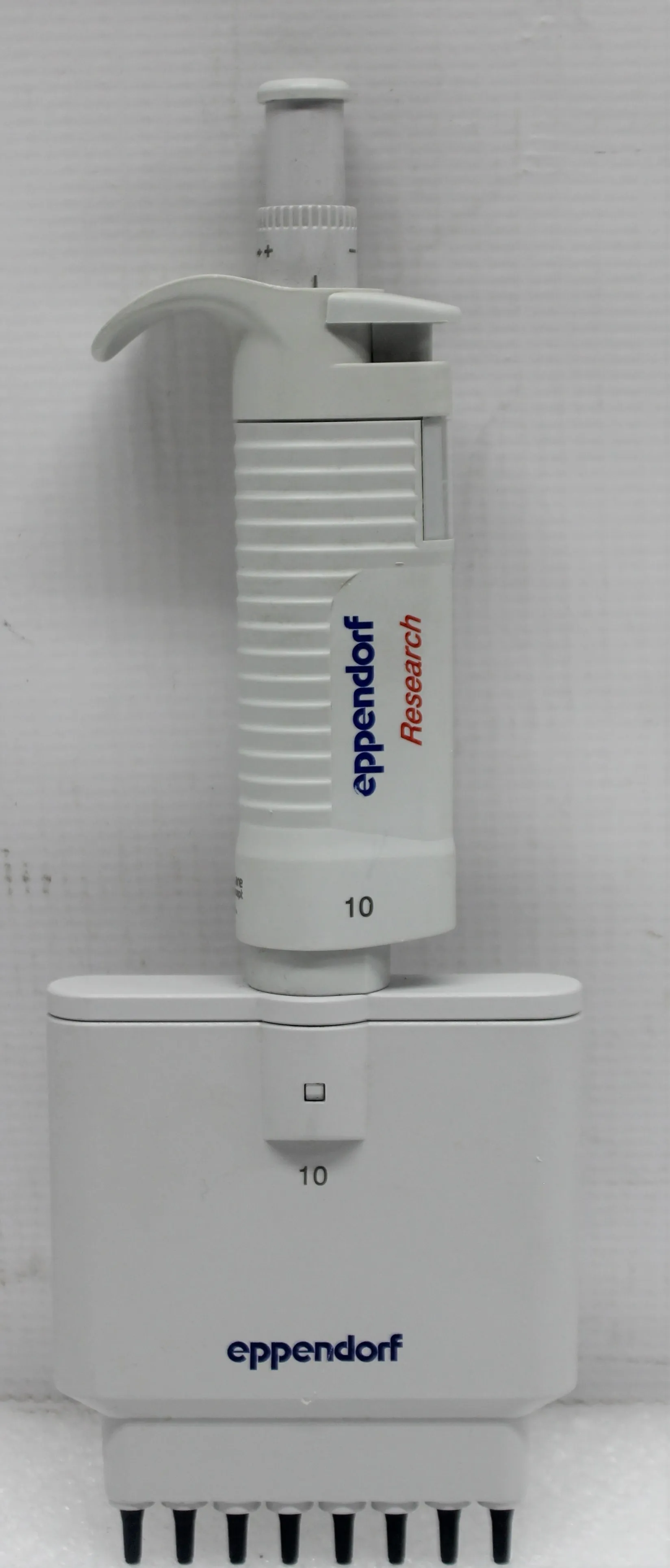 Eppendorf 8-Channel Multichannel Pipette 0.5-10 uL