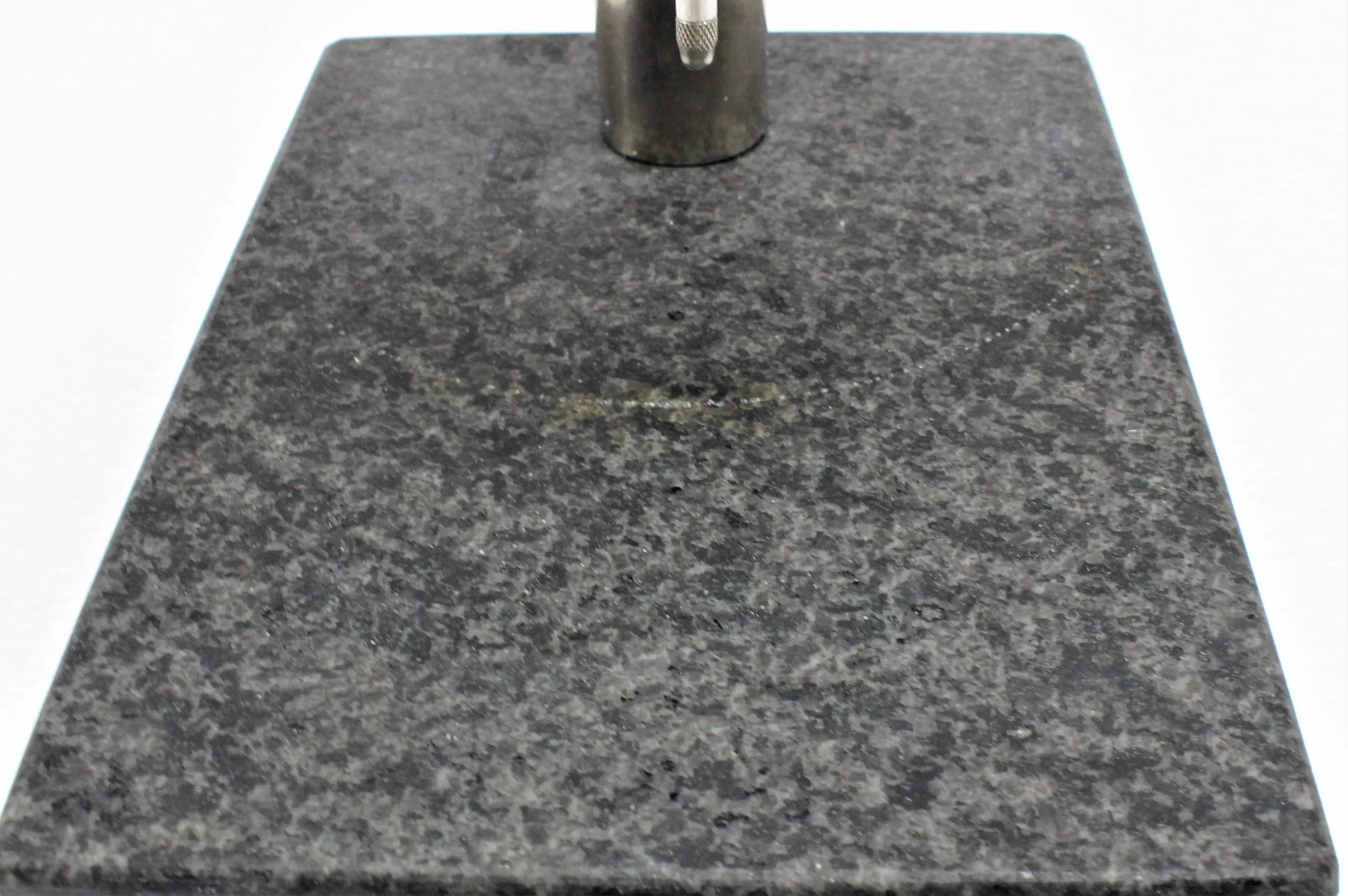 Mitutoyo Granite Comparator Stand 215-151 w/ Electronic Digital Indicator