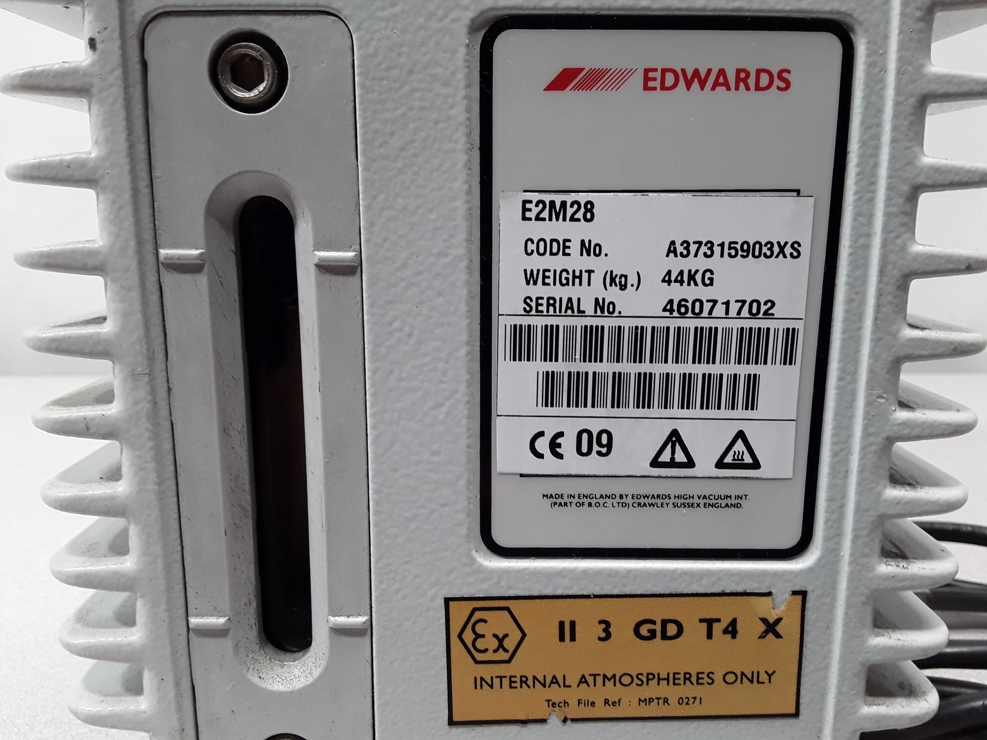 Edwards E2M28 Vacuum Pump - 220V 50Hz/60Hz