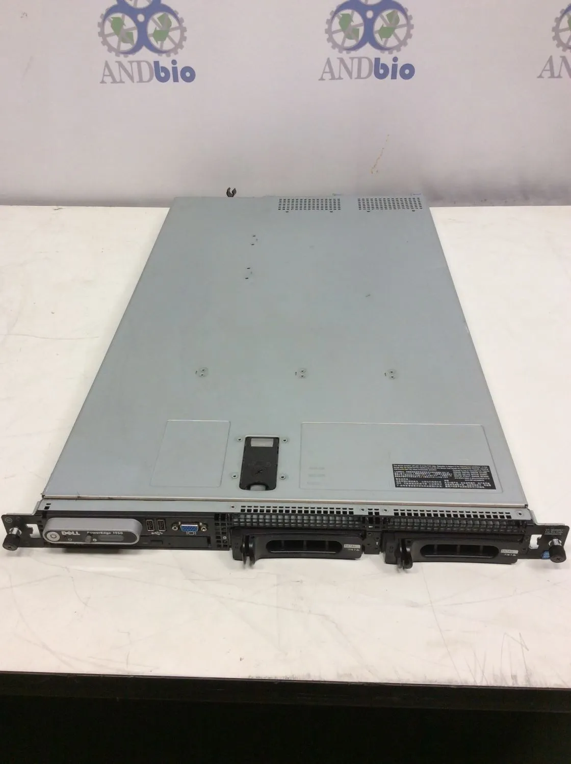 Dell PowerEdge 1950 Server w/bezel & key 2 quad-core Xeon 2.5GHz E5420 CPUs