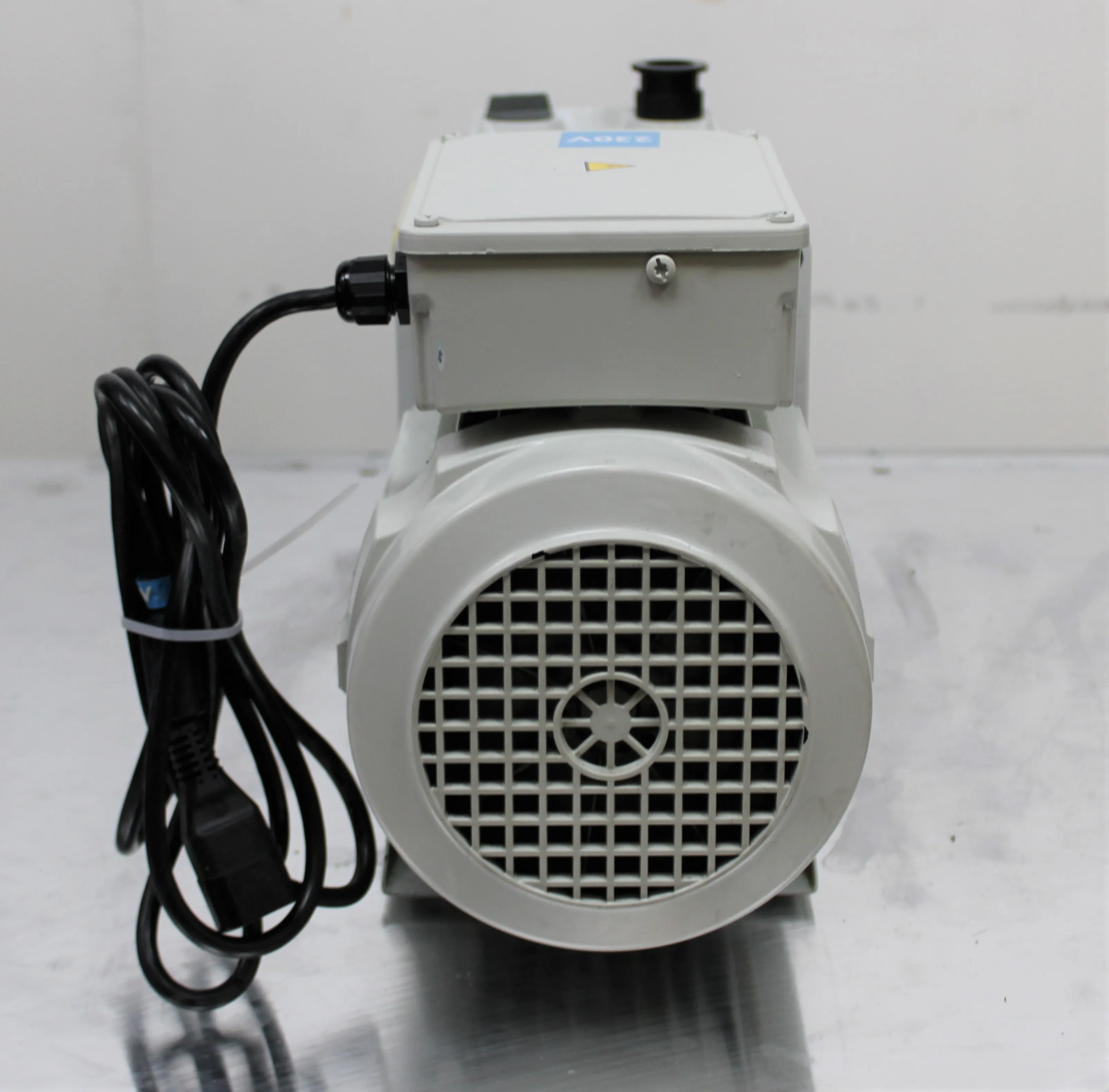 Edwards E2M28 Oil-Sealed Rotary Vacuum Pump 230V 50Hz/60Hz