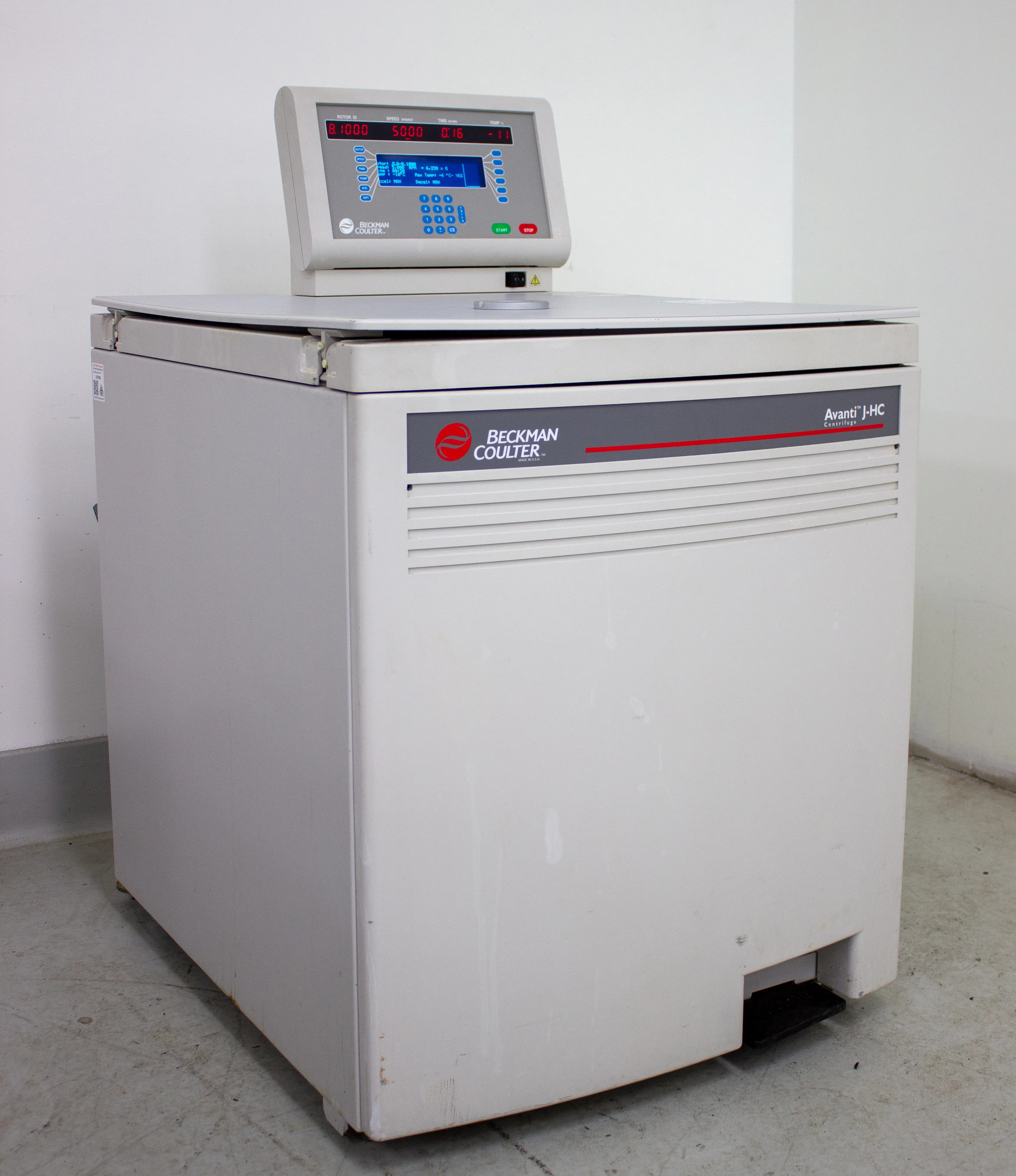 Beckman Coulter Avanti J-HC Refrigerated Centrifuge 367501 w/ JLA-8.1000 Rotor