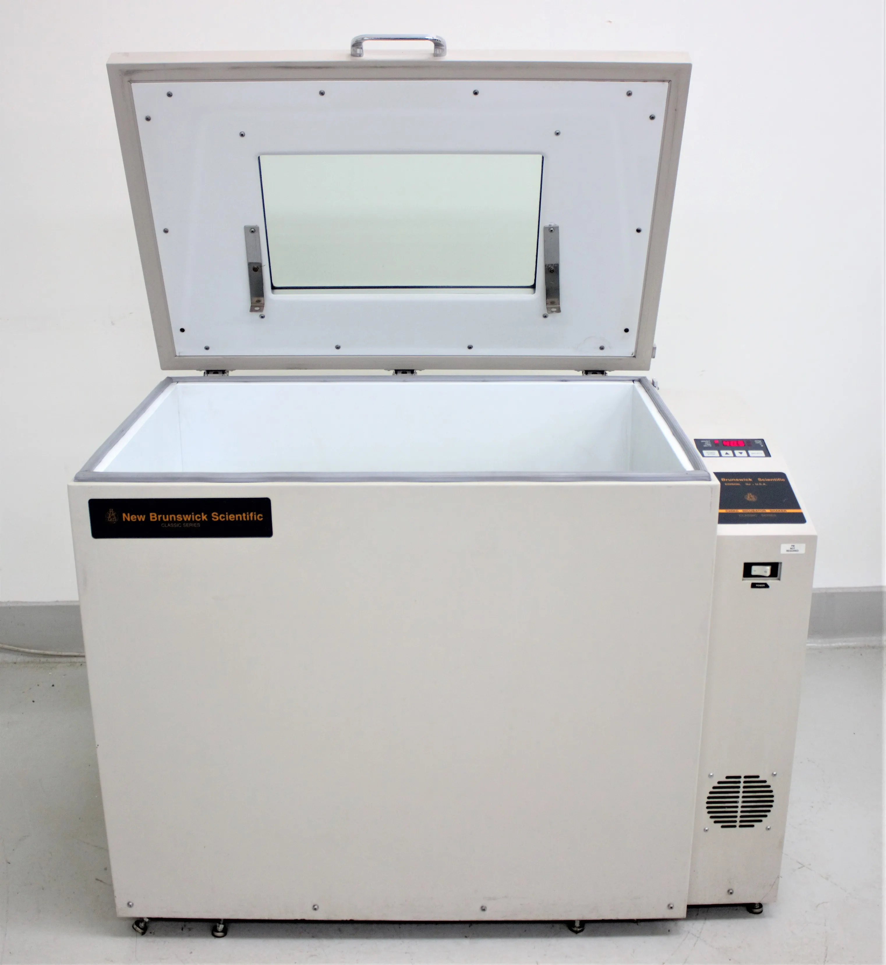 Used New Brunswick Classic C25KC Refrigerated Incubator Shaker 120V 50Hz/60Hz with 30-Day Warranty