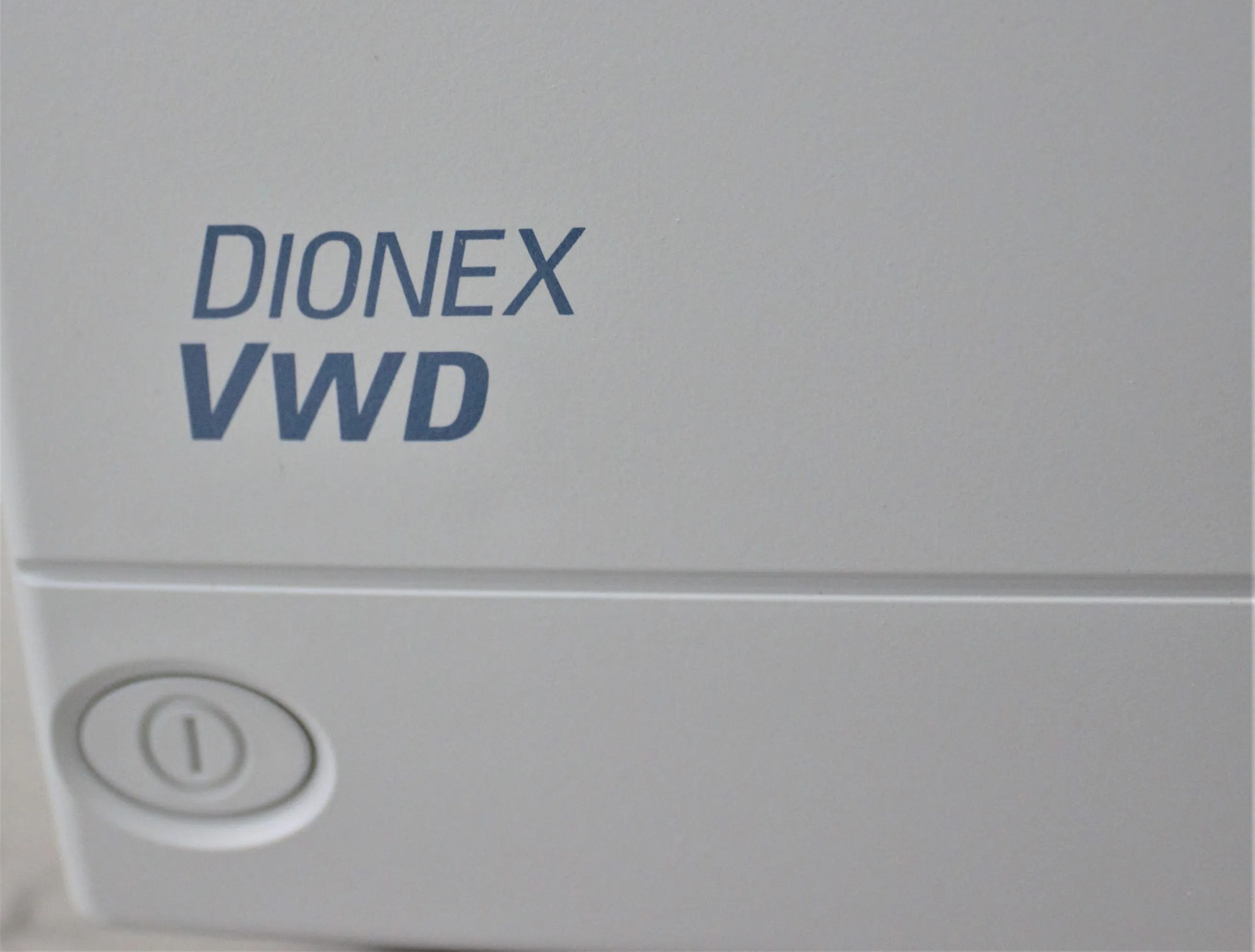 Thermo Scientific Dionex ICS Series Variable Wavelength Detector (Dionex VWD) - Used Laboratory Equipment