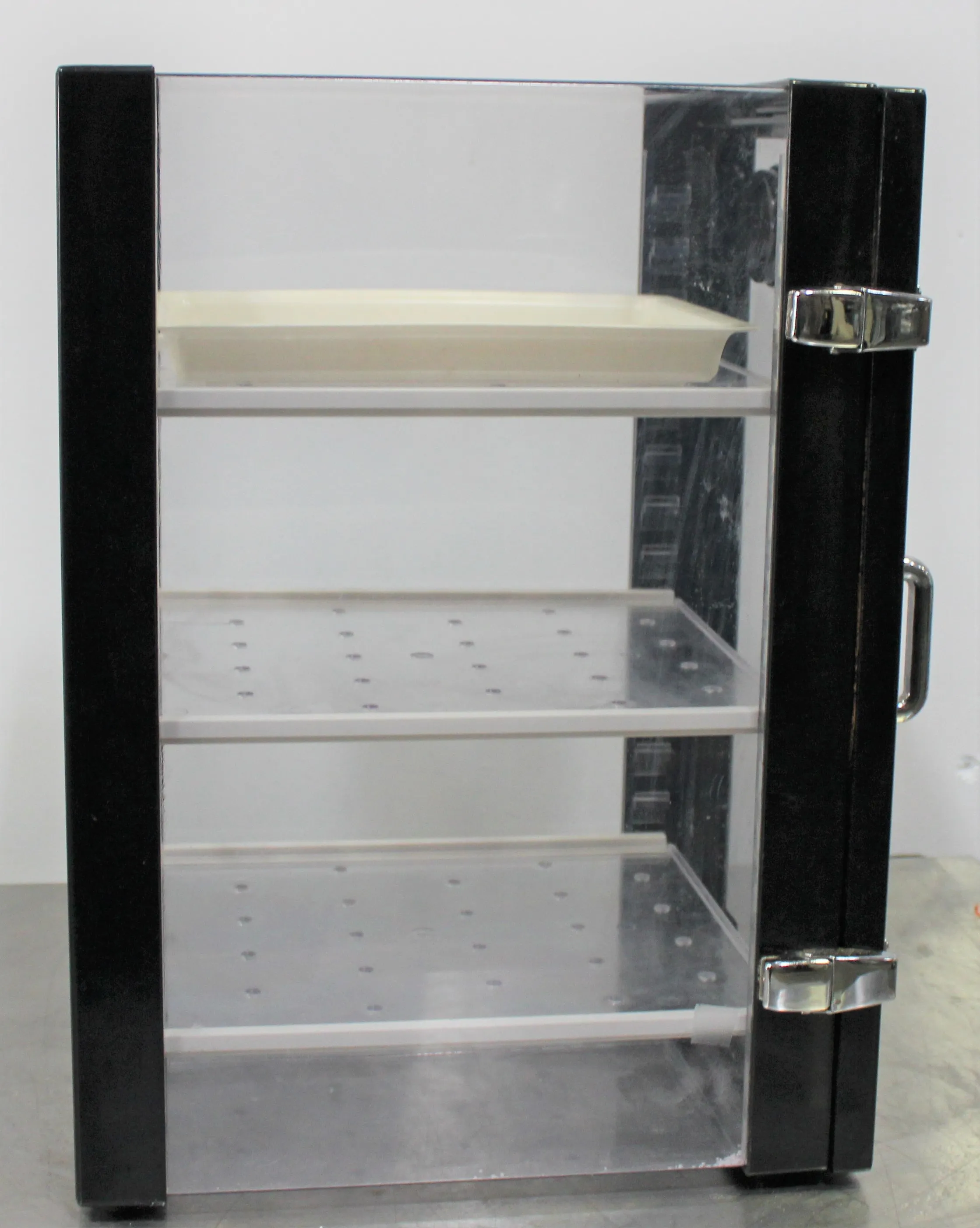 Sanplatec Dry Keeper Desiccator Cabinet