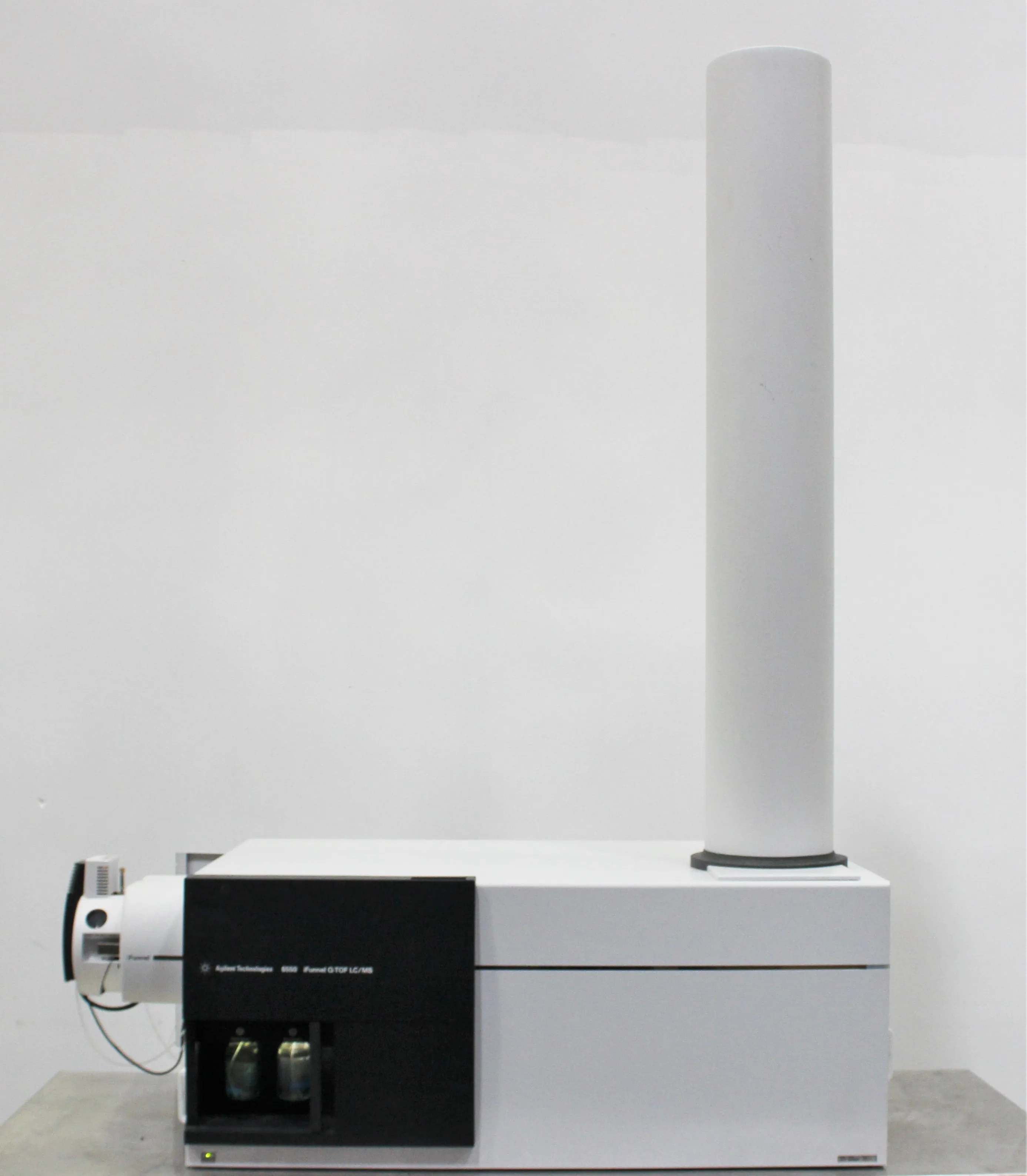 Agilent G6550A 6550 iFunnel Q-TOF LC/MS Mass Spectrometry System with 2x Agilent Varian TriScroll PTS800 Pumps