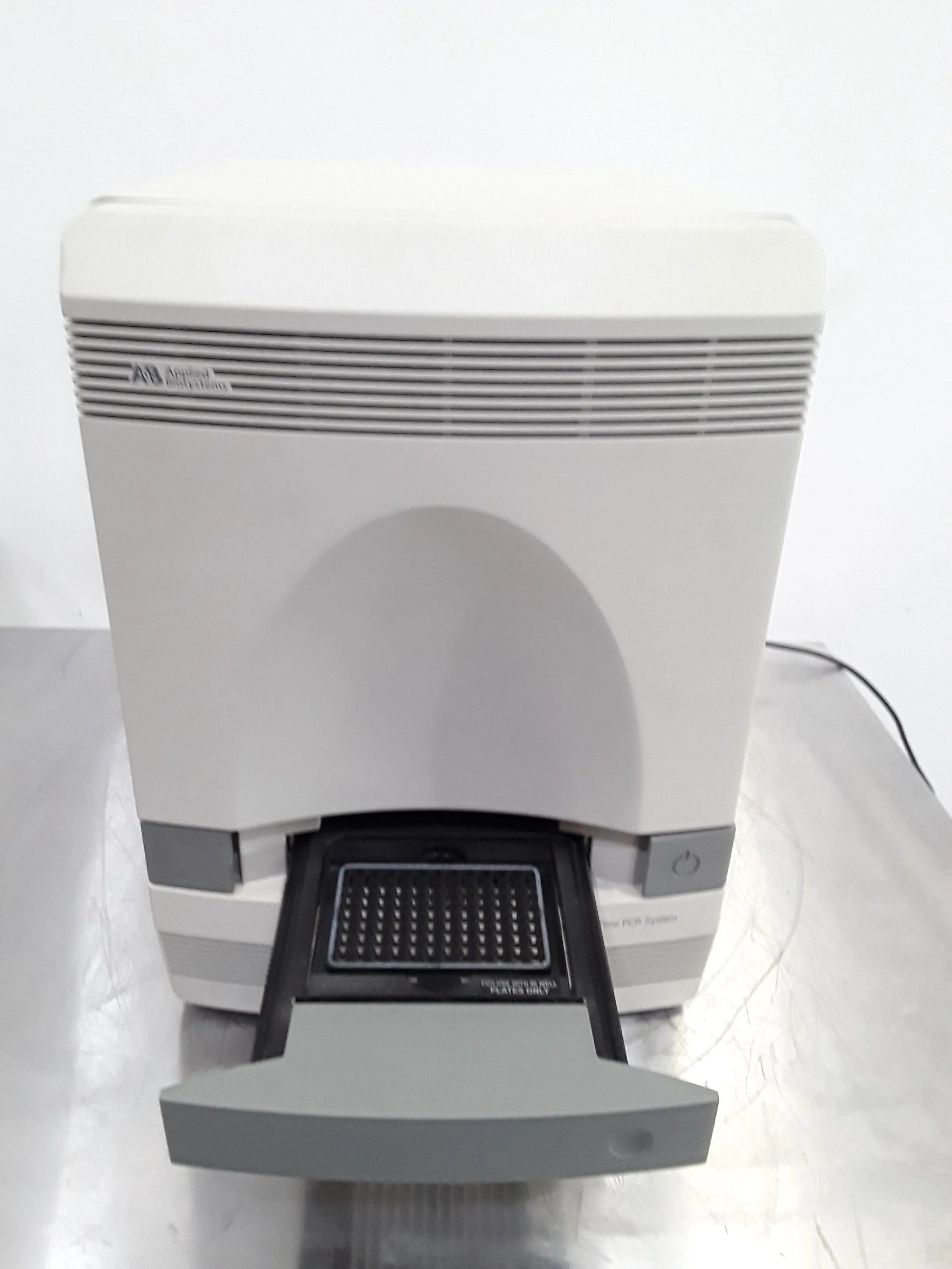 Applied Biosystems 7500 Real-Time PCR System Molecular Biology Lab Equipment