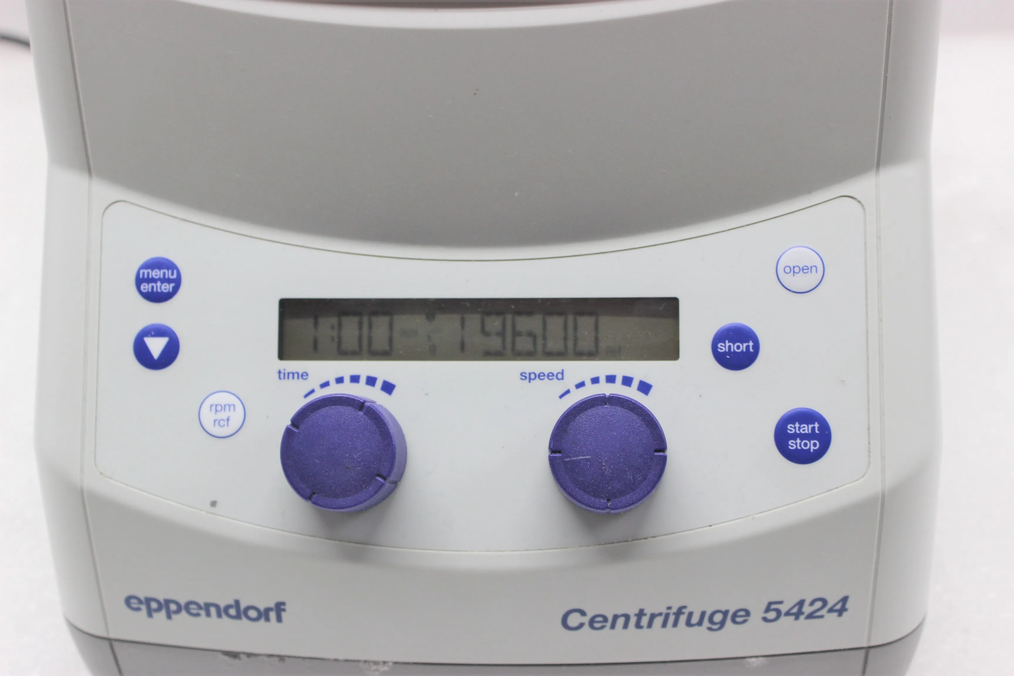 Eppendorf Centrifuge 5424 Microcentrifuge