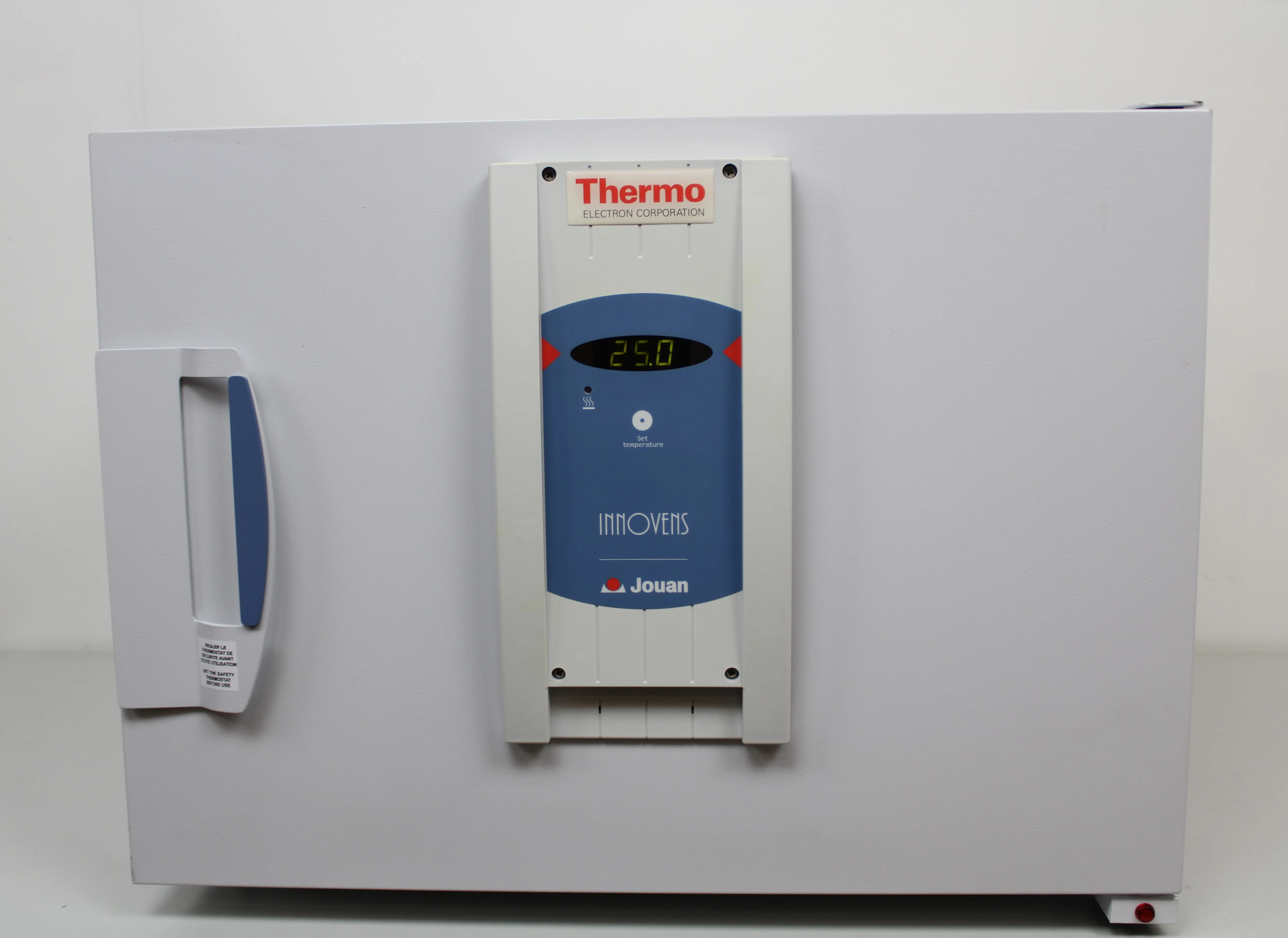 Thermo Electron INNOVENS 55 EB1 Bacteriological Incubator Oven 120V/220V 50Hz/60Hz 30401560