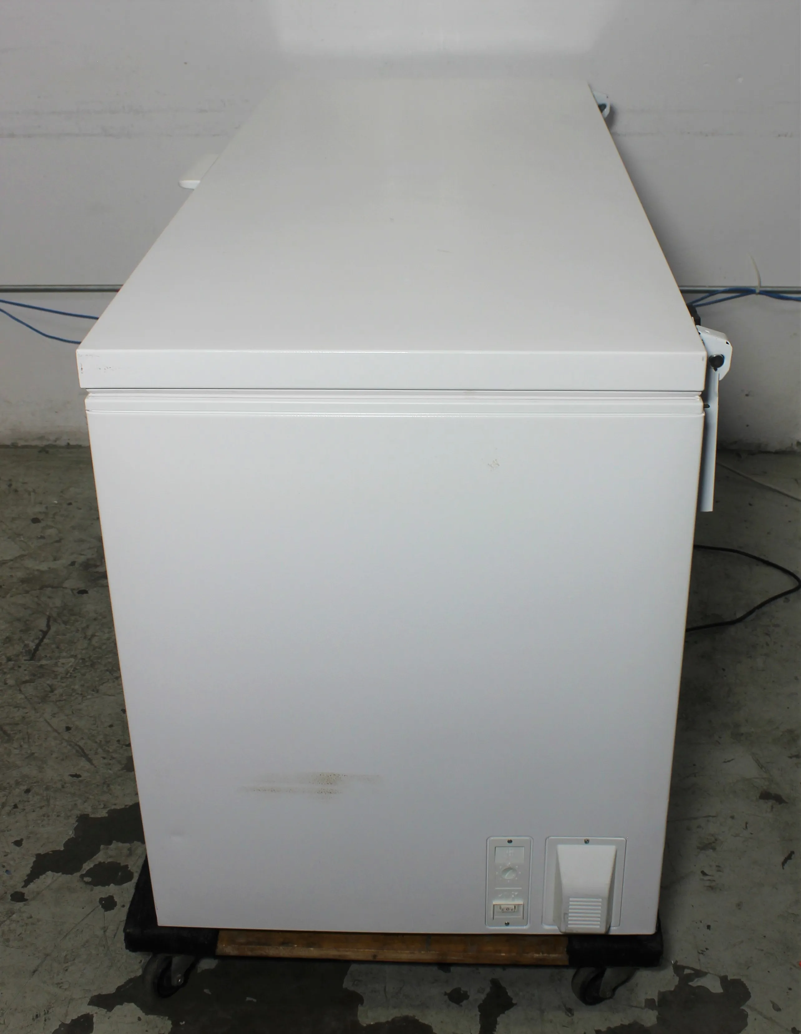 General Electric / GE FCM22DHWW Freezer