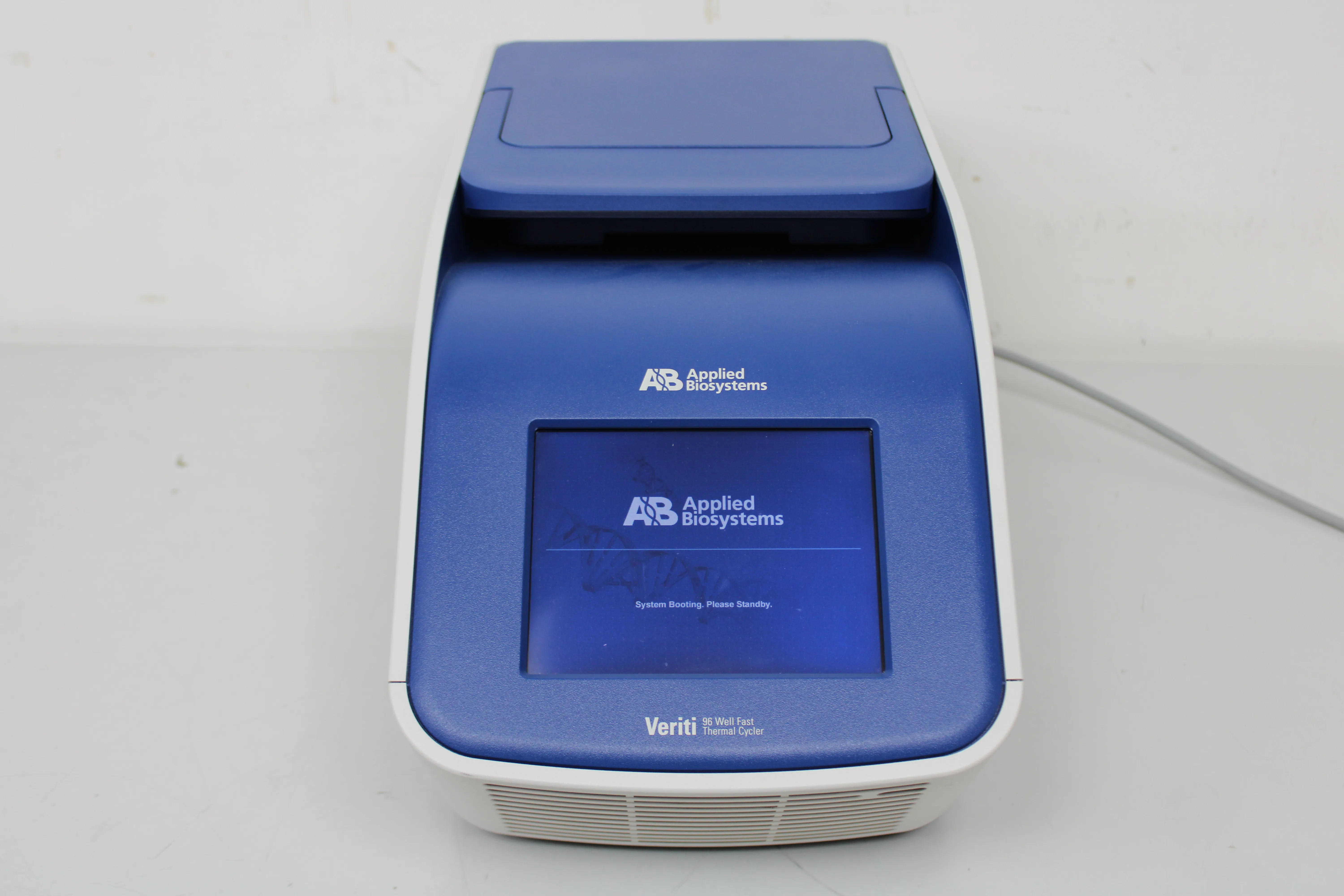 Applied Biosystems Veriti 96-Well Fast Thermal Cycler 4375305