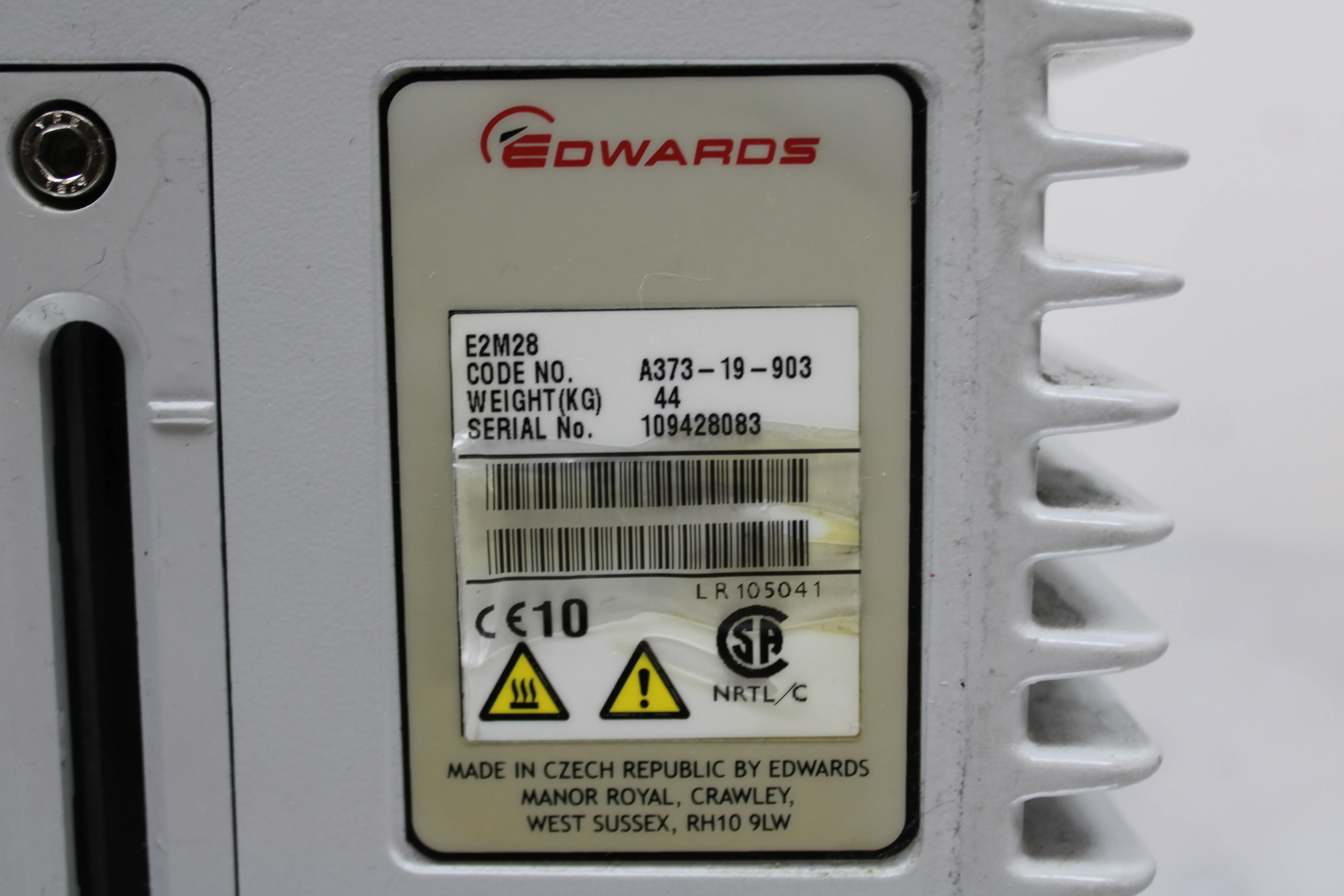 Edwards E2M28 Oil-Sealed Rotary Vacuum Pump 230V 50Hz/60Hz