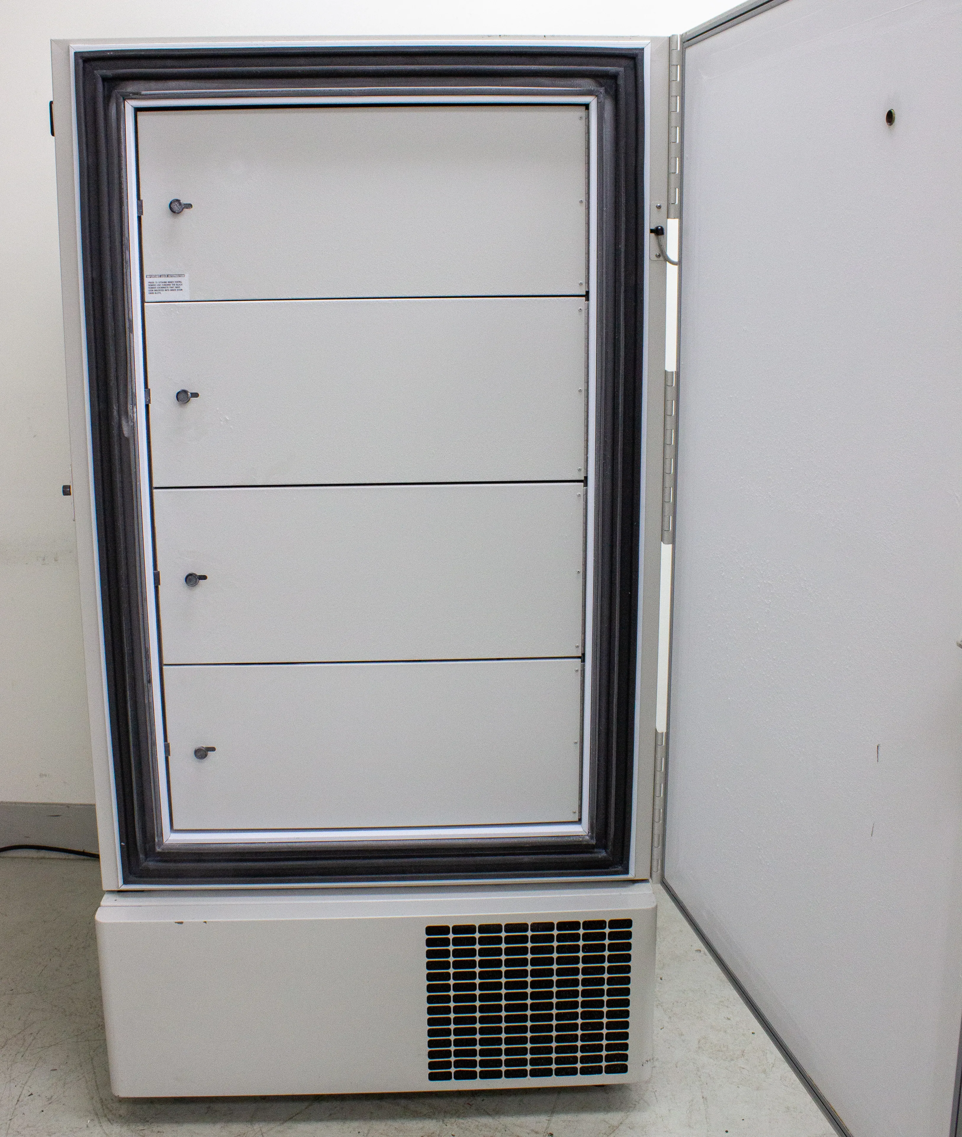 Thermo Forma 900 Series -86C Upright Ultra-Low Temperature Freezer Model 956