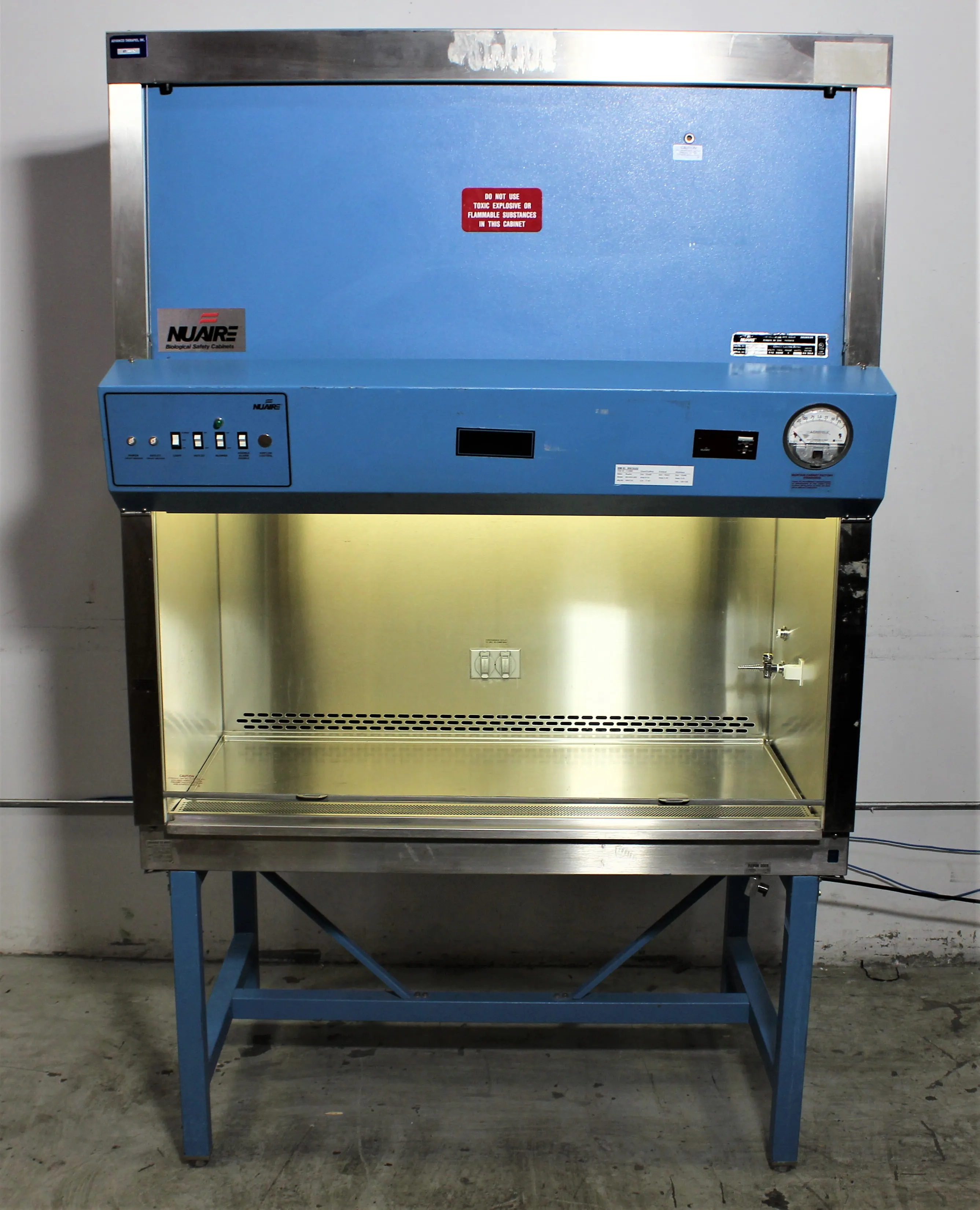 NuAire NU-425-400 Biosafety Cabinet, Used