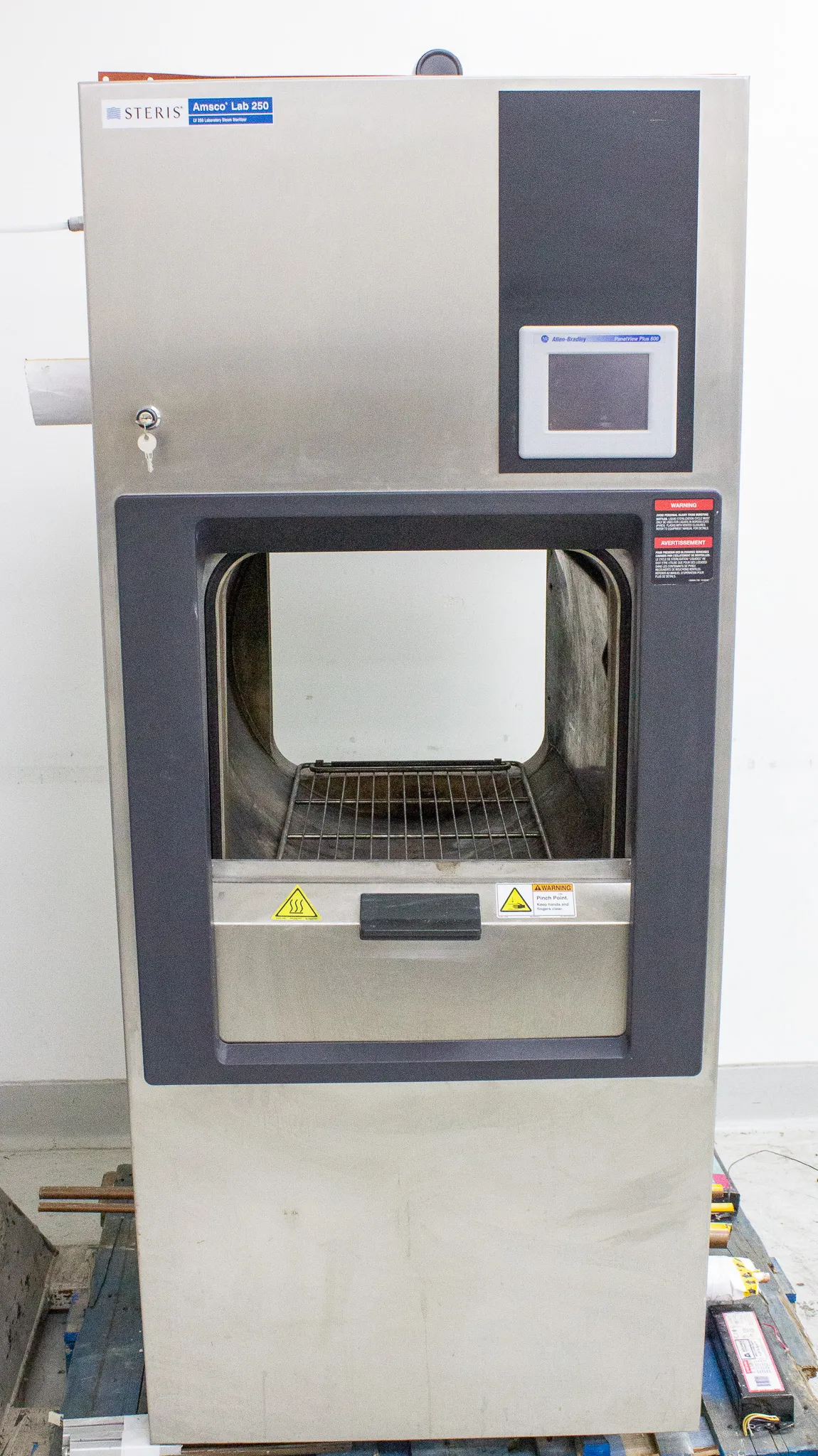 Steris Amsco Lab 250 Laboratory Steam Sterilizer LV 250